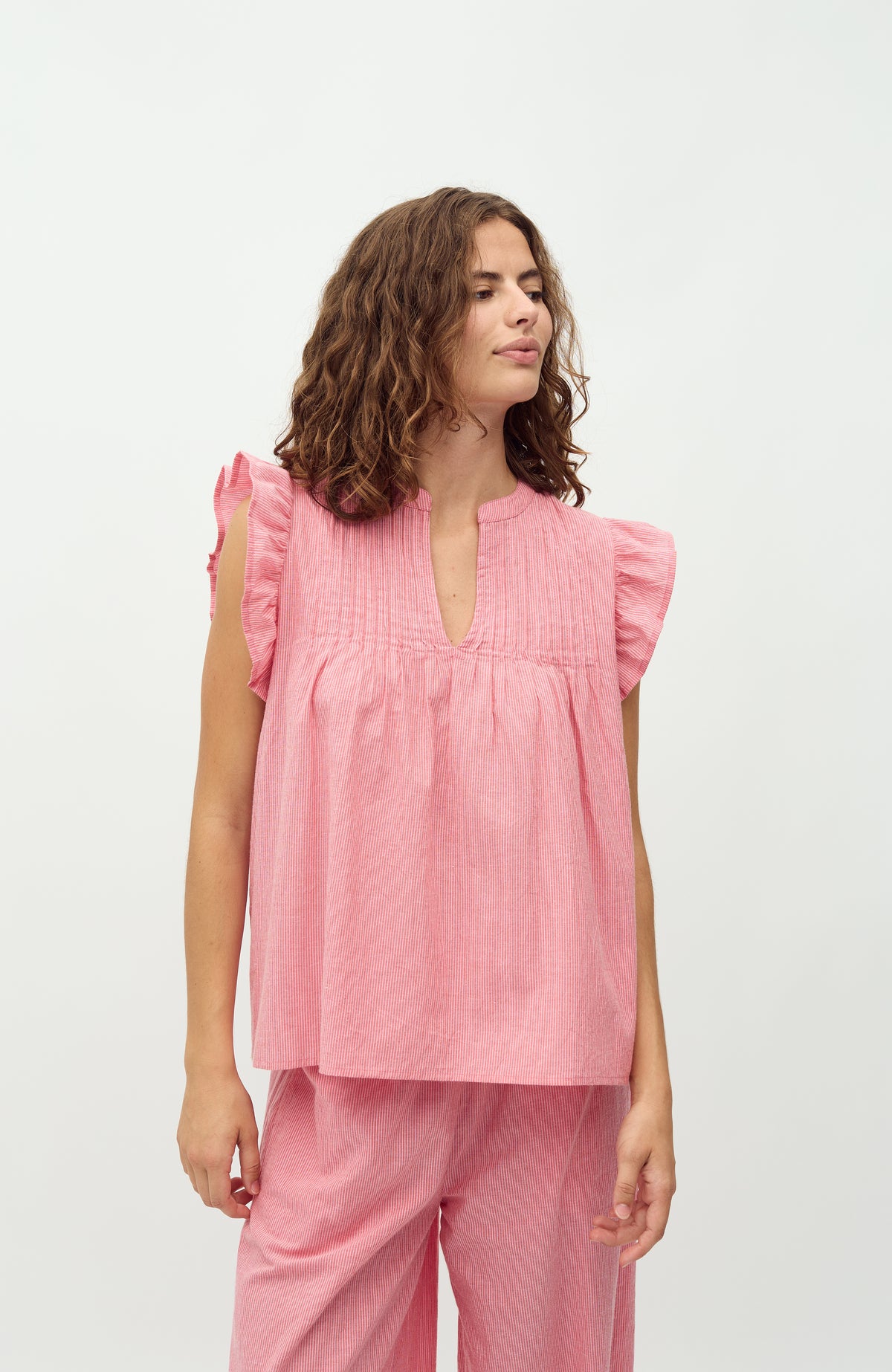 Gemala-M_Pink Red Stripe_Model_1