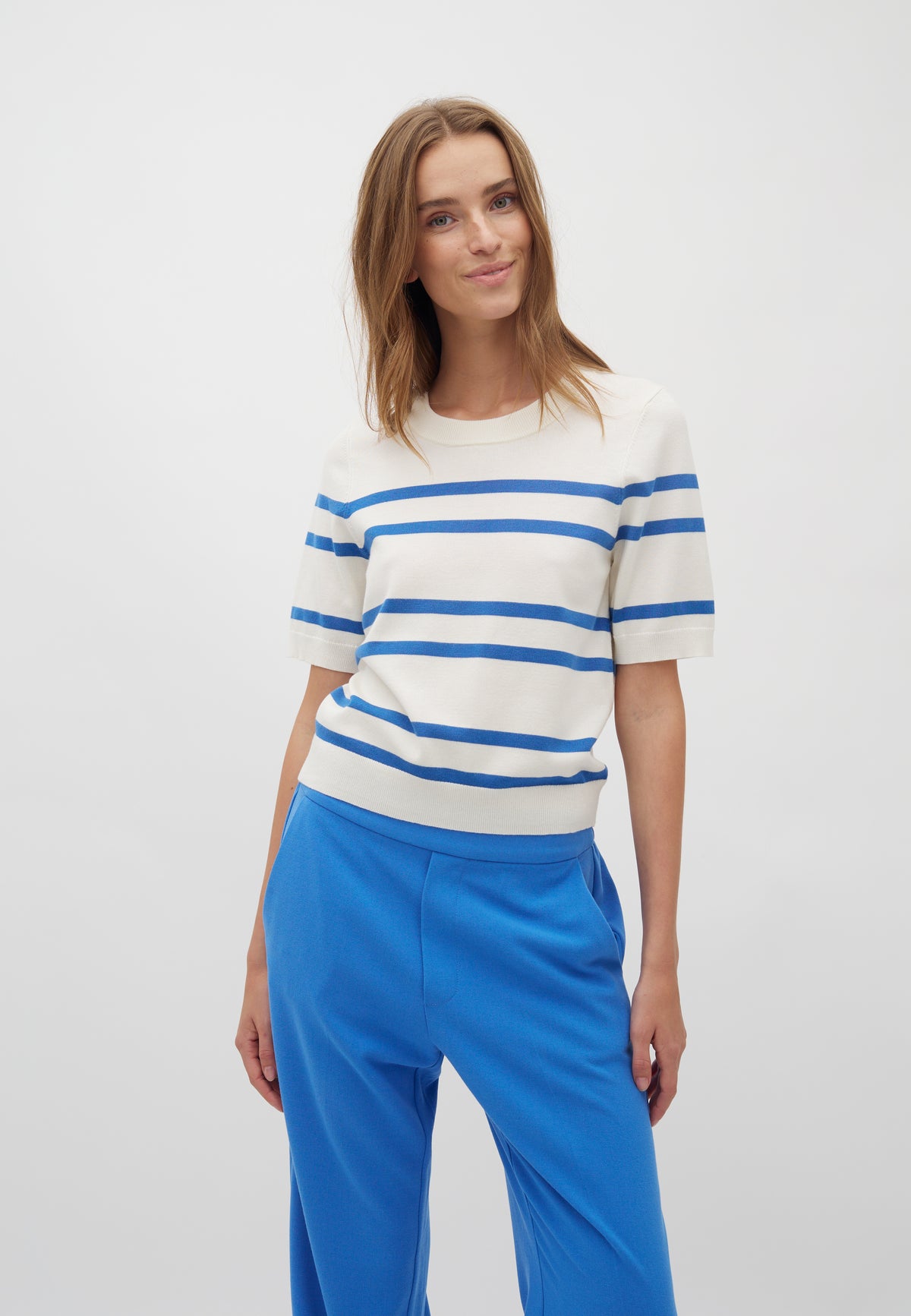 Carla-M_Sugar Star Sapphire Stripe_Model_0