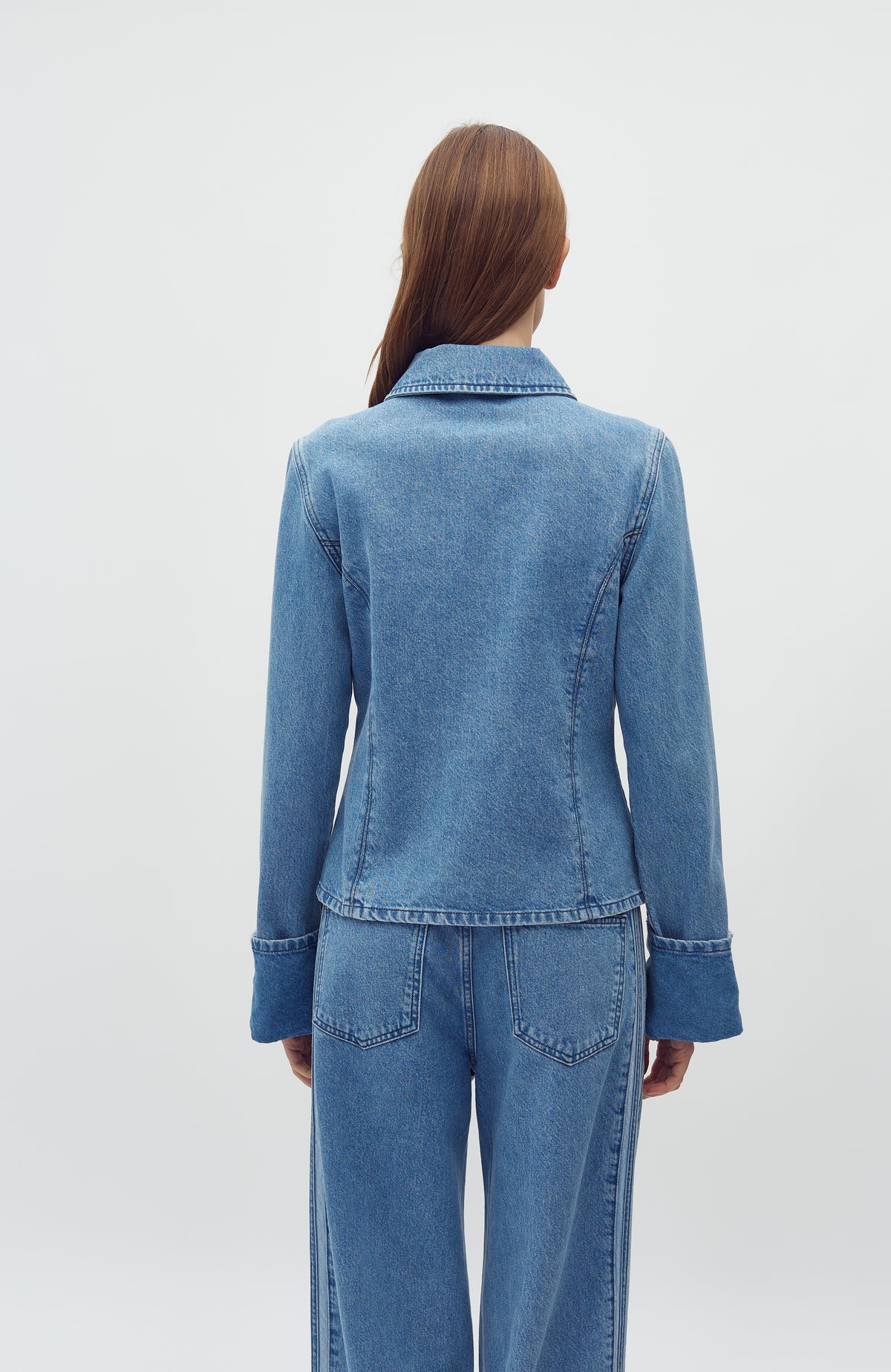 Wolina-M_Sky Blue Wash_Model_2