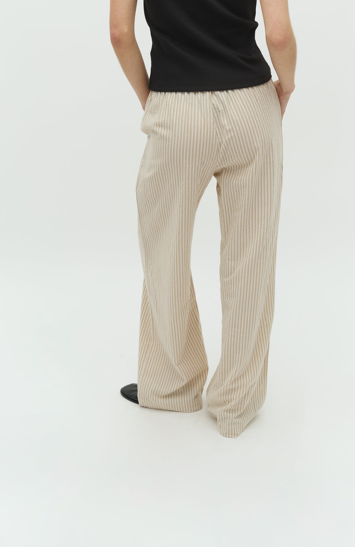 Grasielle-M_Sugar Sand Stripe_Model_2