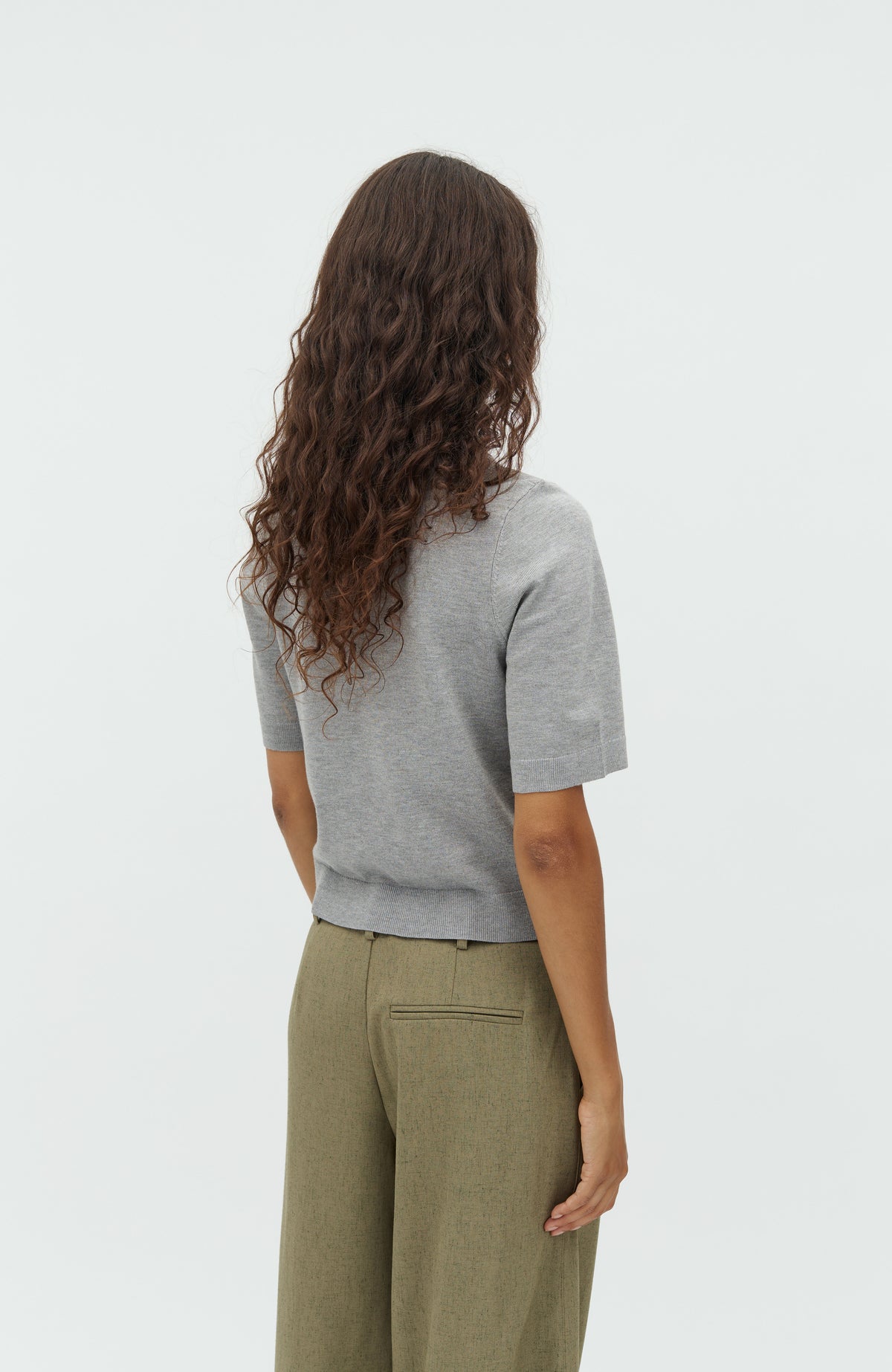 Carla-M_Light Grey melange_Model_2