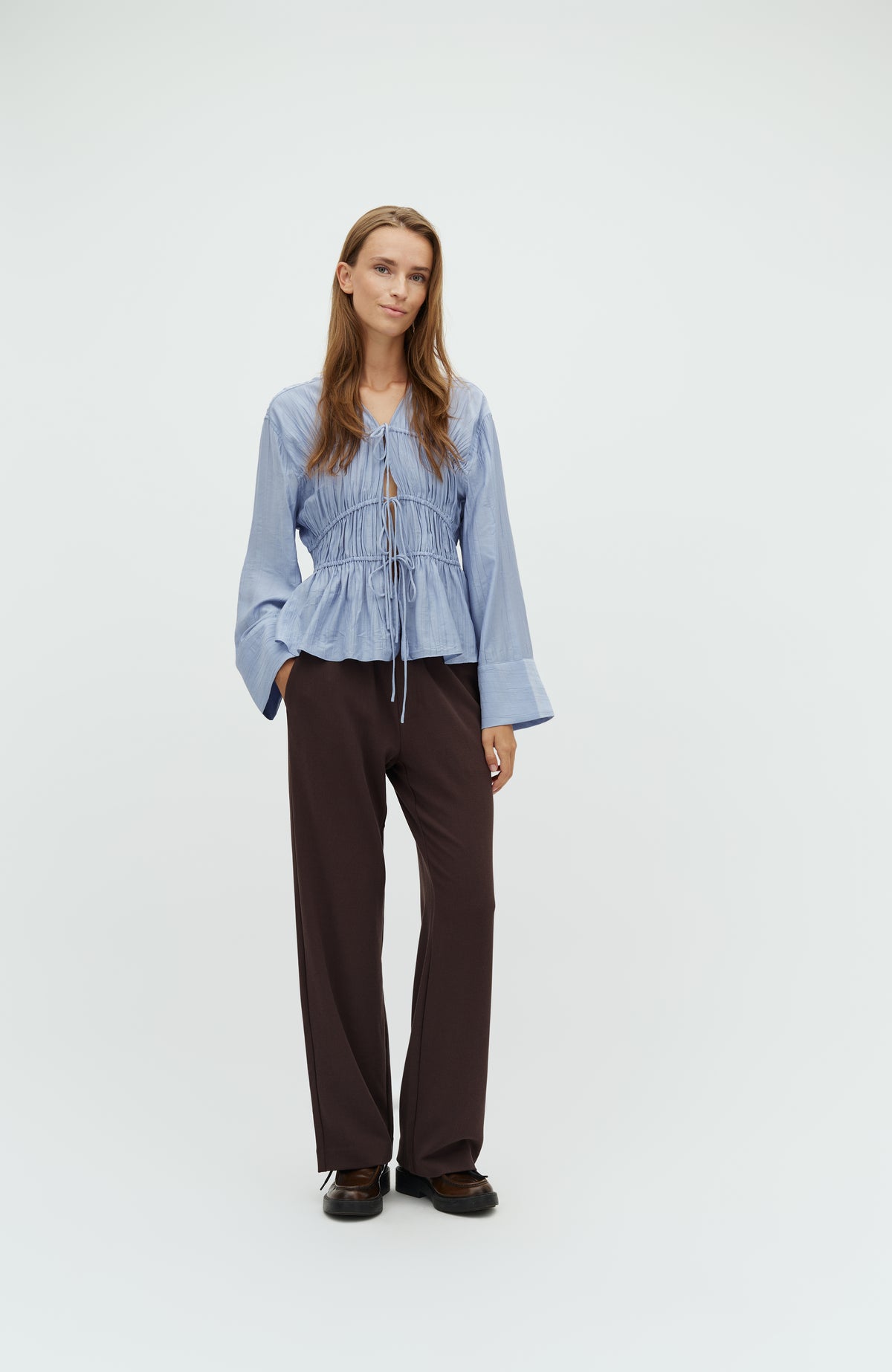 Taneil LS-M_Blue Lilac_Model_3