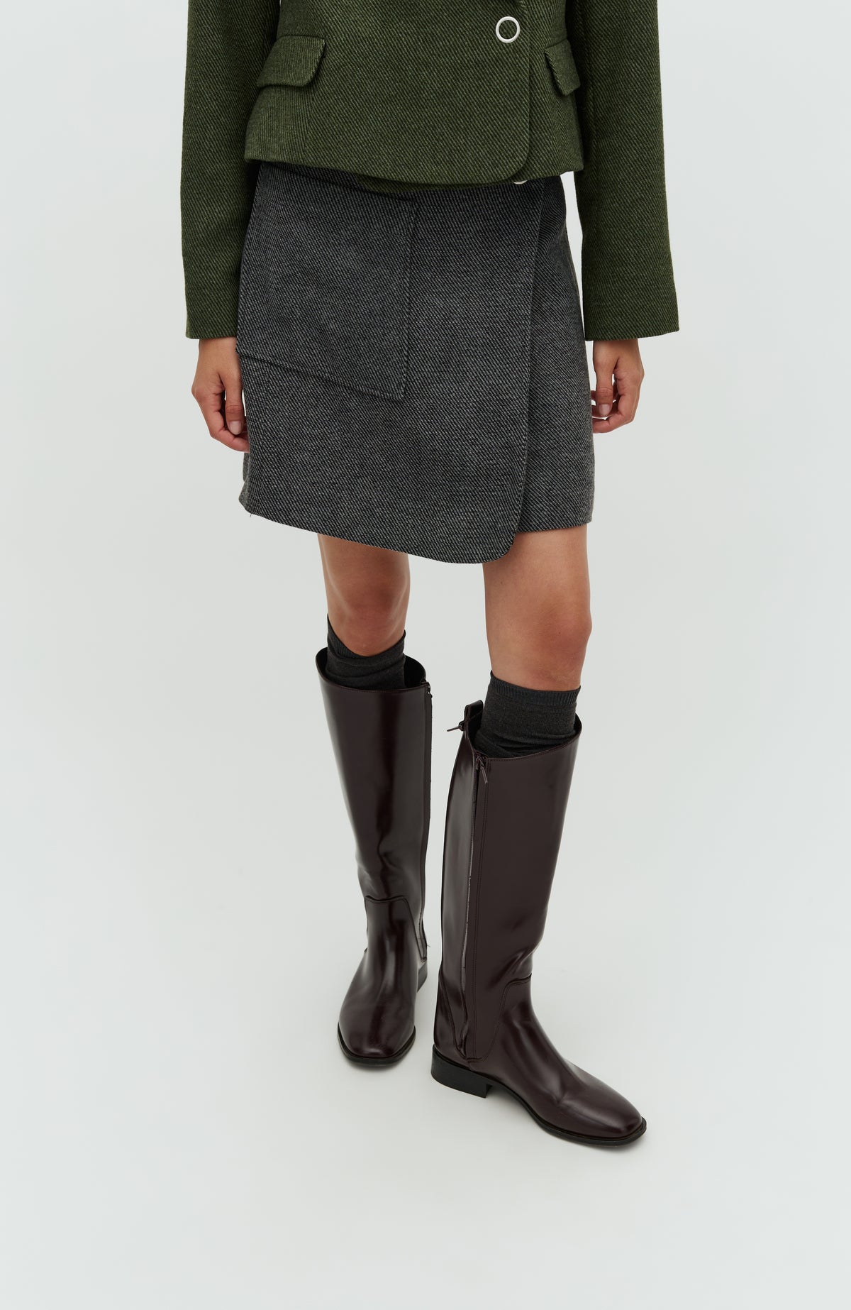Kayanna-M_Black Twill_Model_1