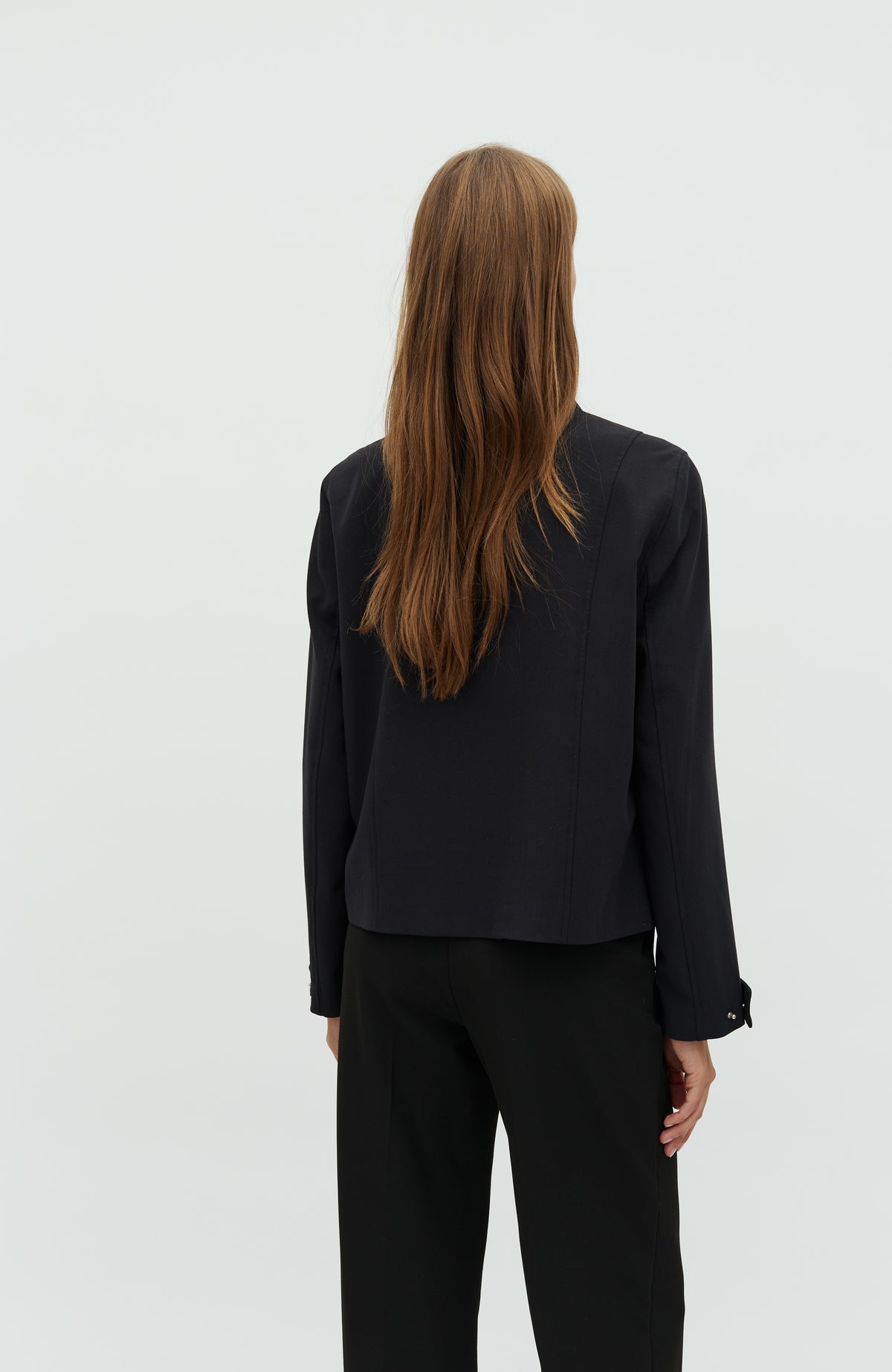 Yimo-M_Black_Model_1