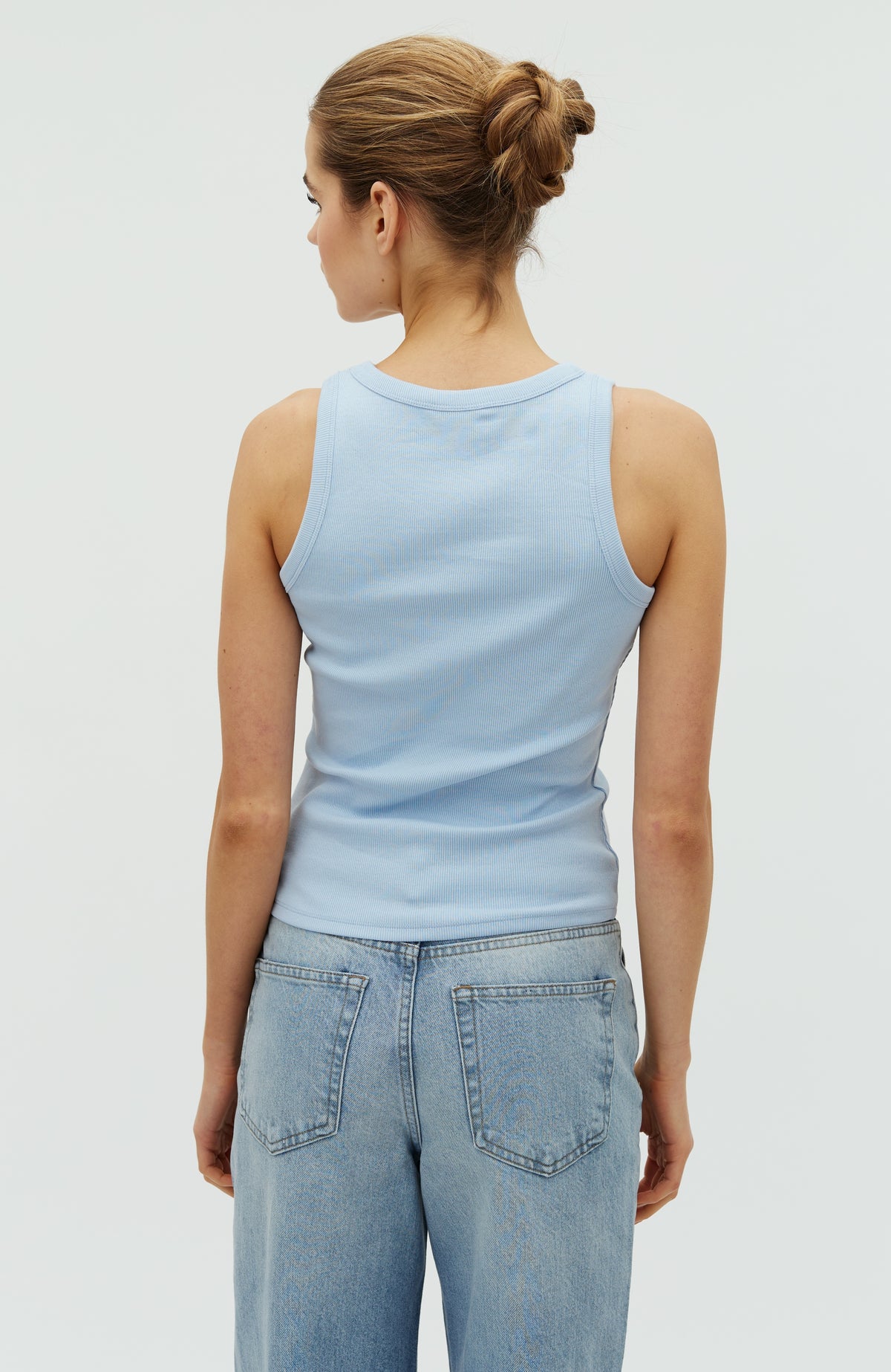 Jaxson-M_Classic Light Blue_Model_2