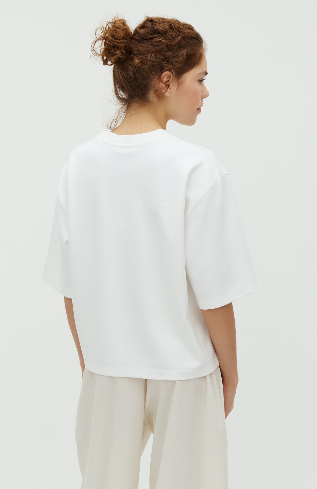 Emrys-M_White_Model_2