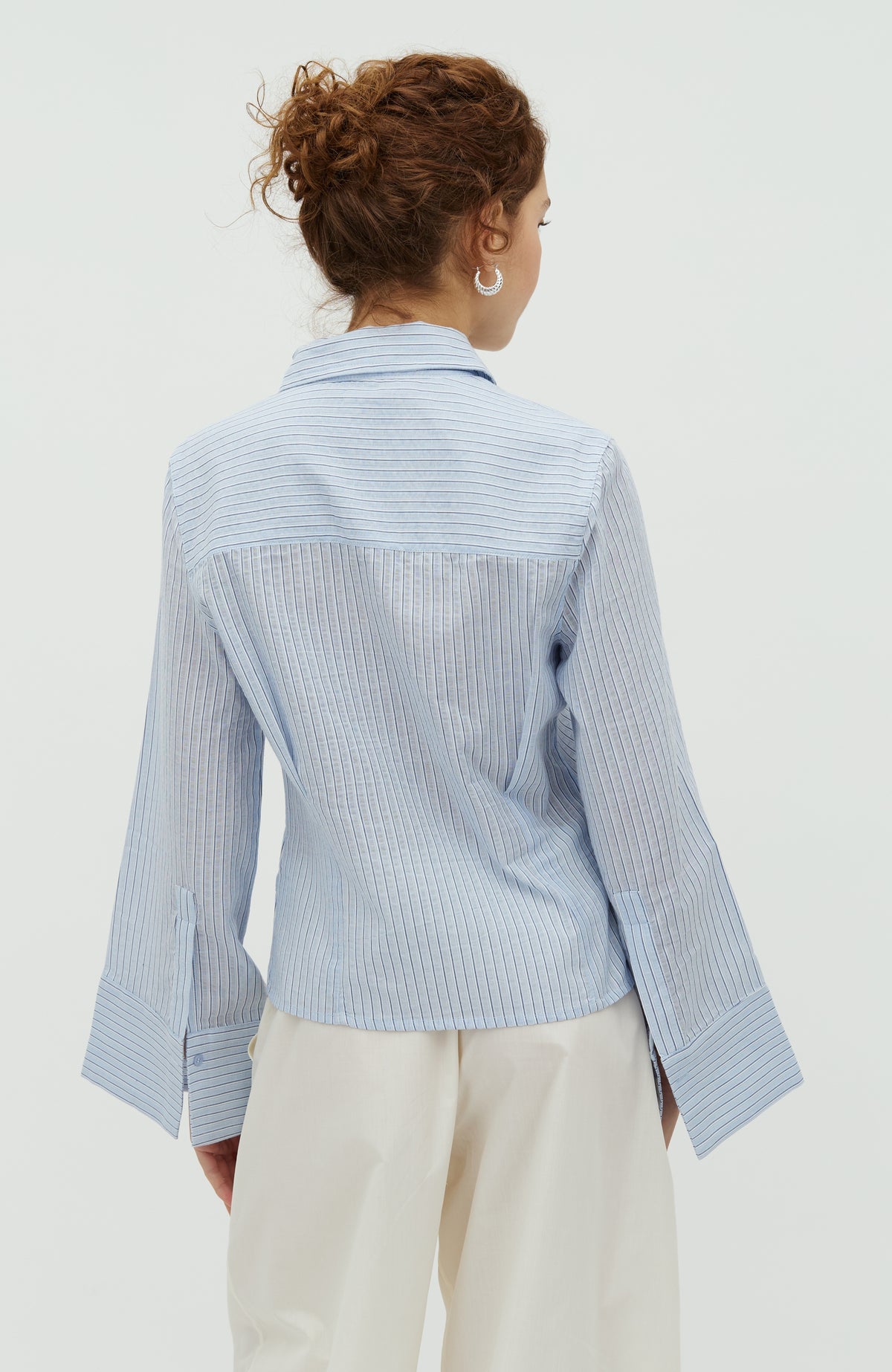 Kalanna-M_Light Blue White Stripe_Model_2