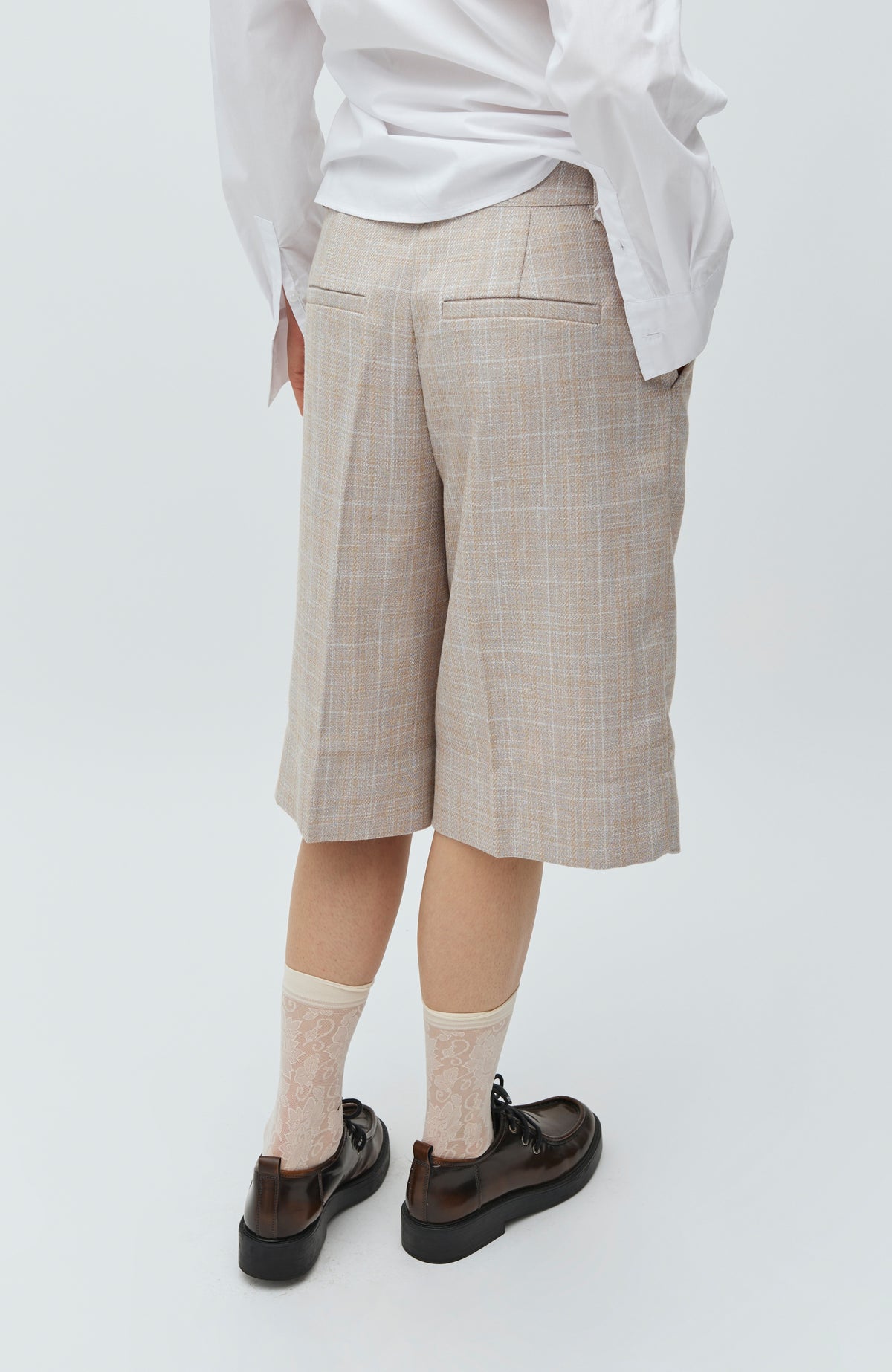 Brecan-M_Beige Check_Model_3