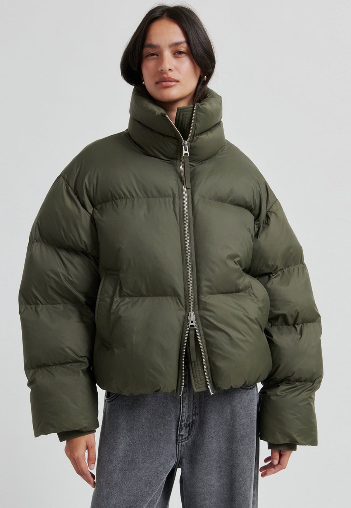 59951 Riya Puffer Jacket_Beluga_Model_1