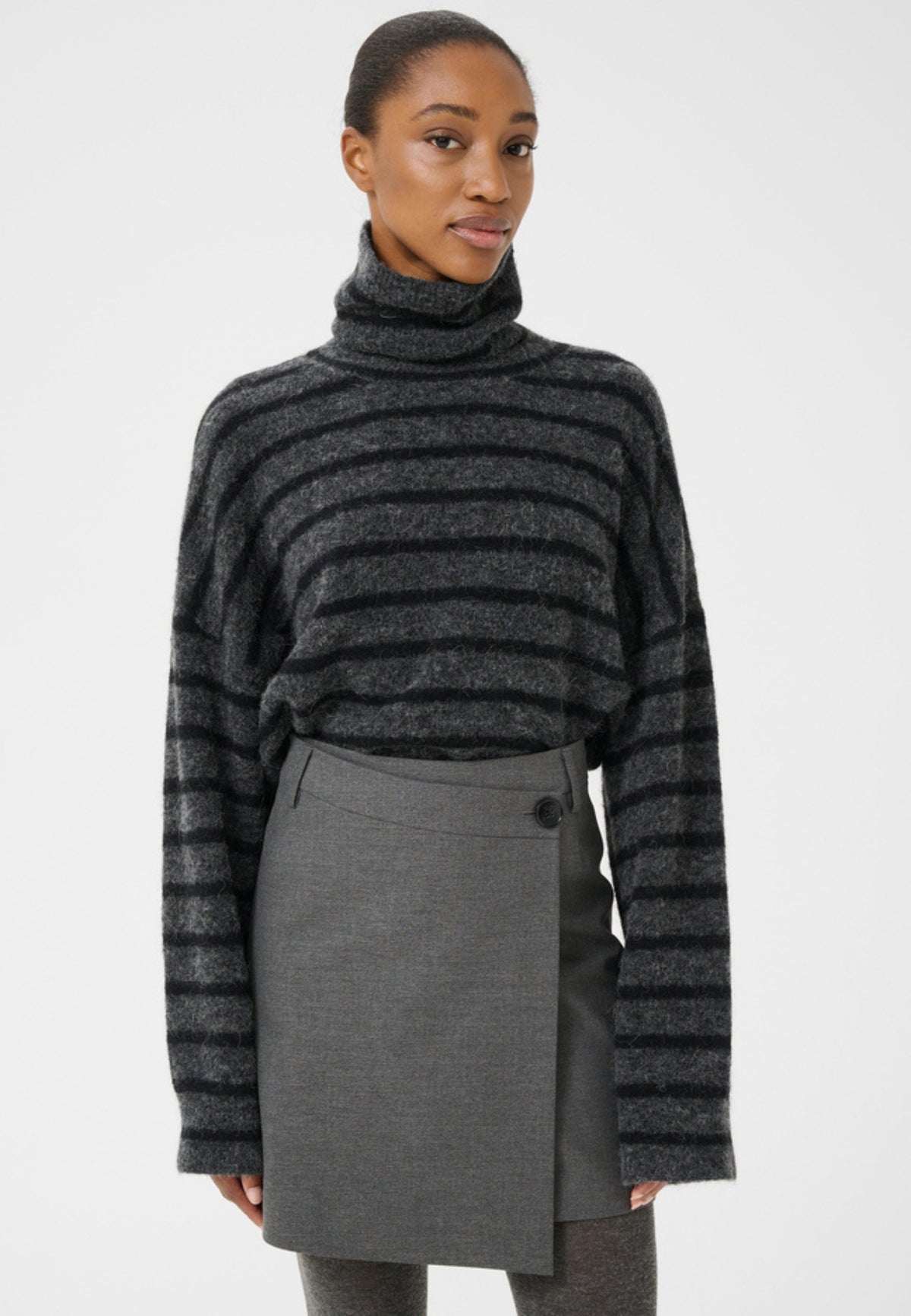 10910495 GZpaula MW wrap skirt NOOS_Dark grey melange_Model_2