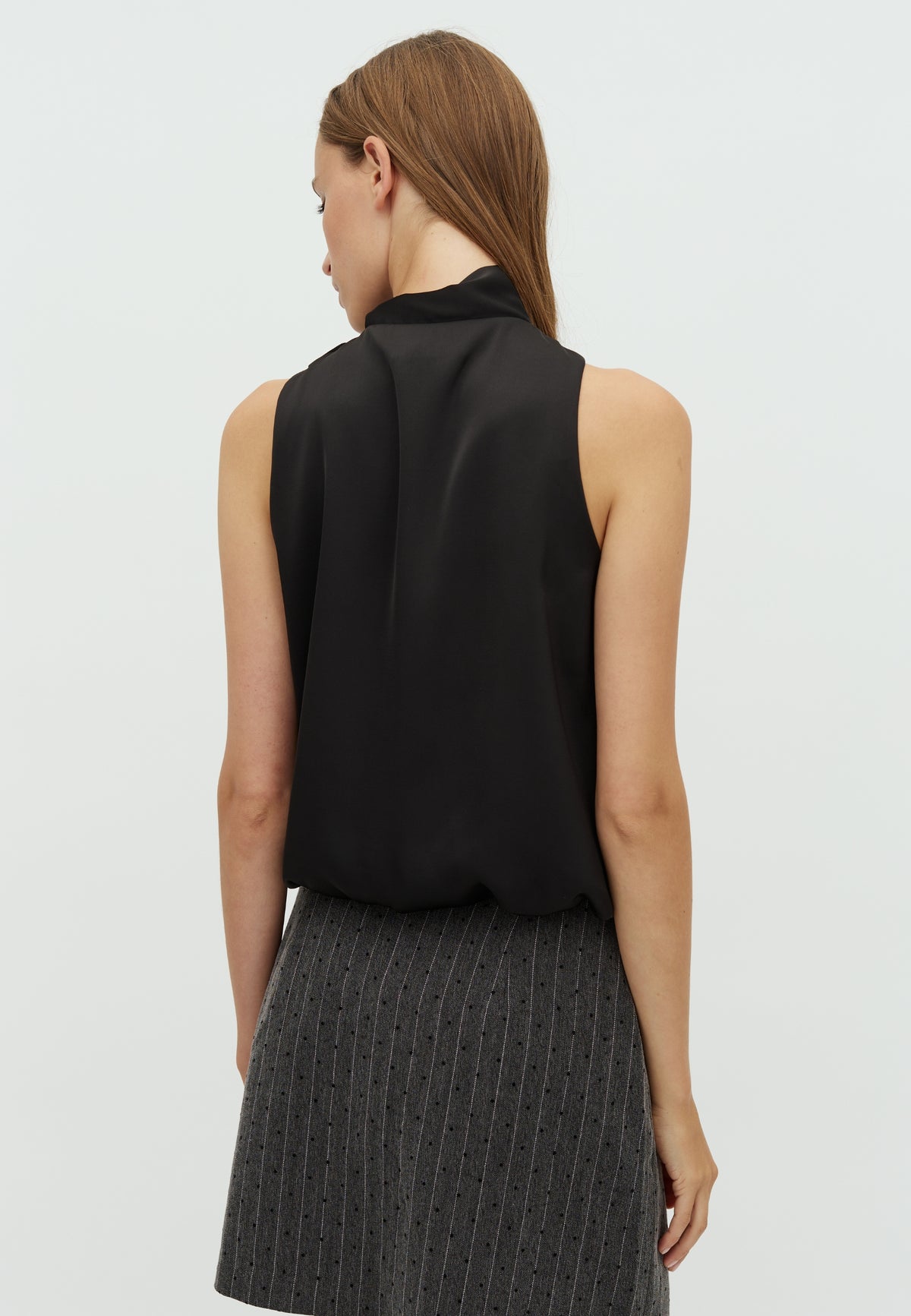 167457 Deda Satin Top_Black_Model_2