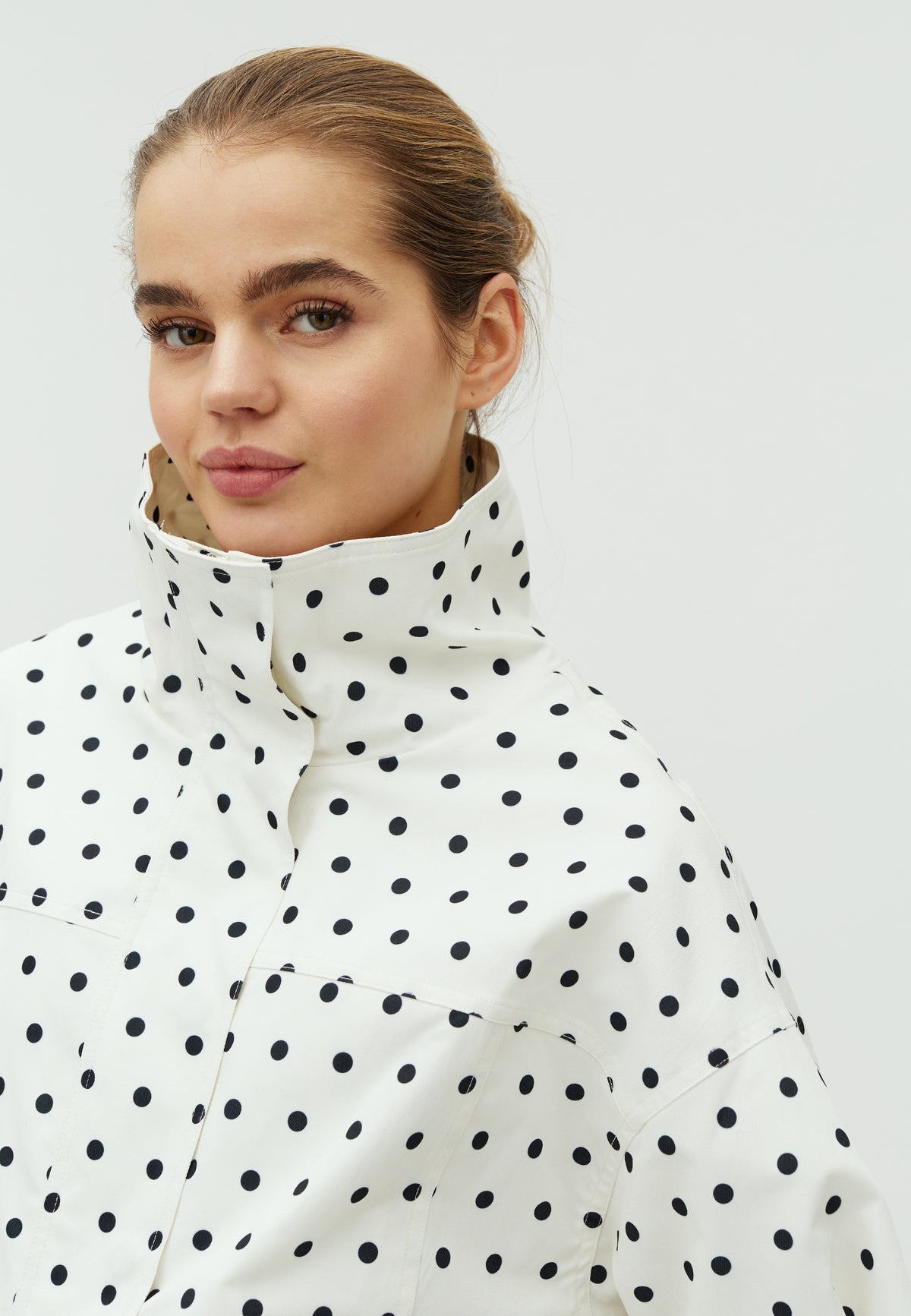 168930 Wallisa Dot Jacket_White_Model_1
