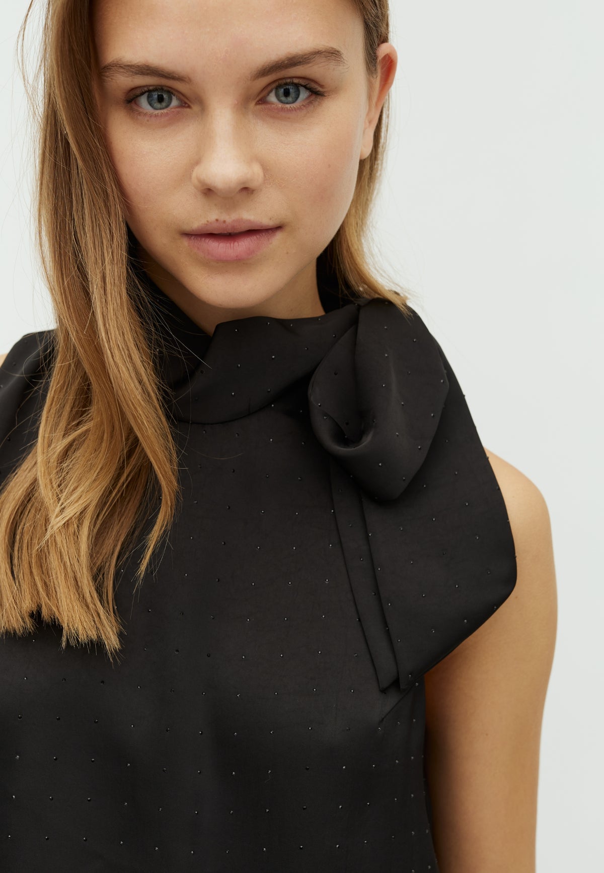 168098 Deda Heavy Sateen Bedaz Top_Black_Model_1
