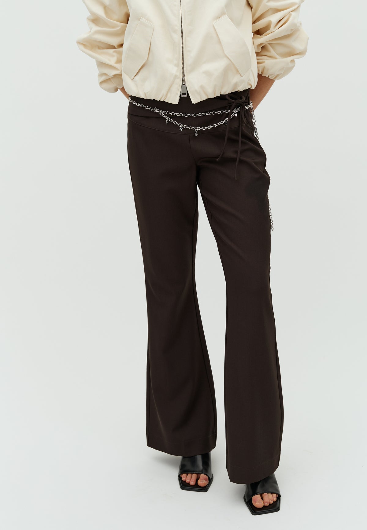 Estha-F_Dark Brown_Model_1