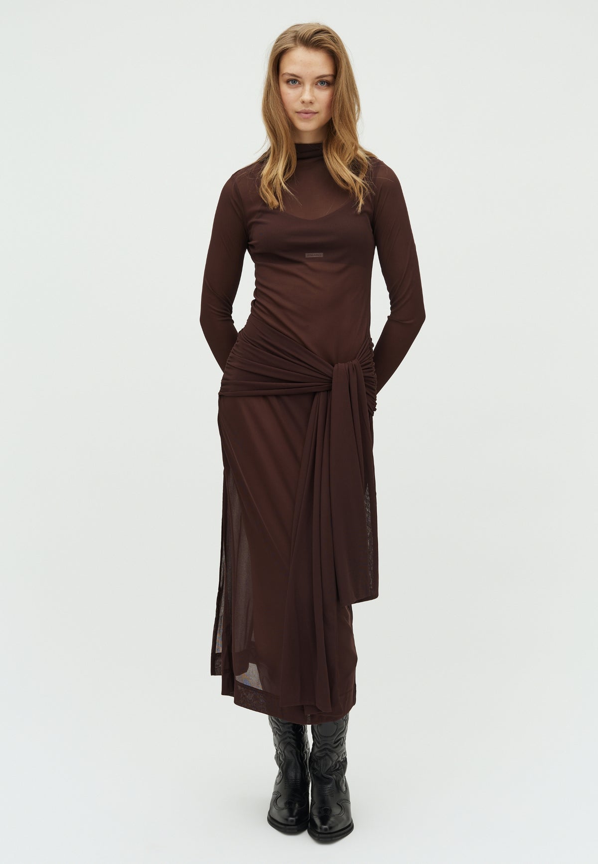Marcelli-F_Dark Brown_Model_0