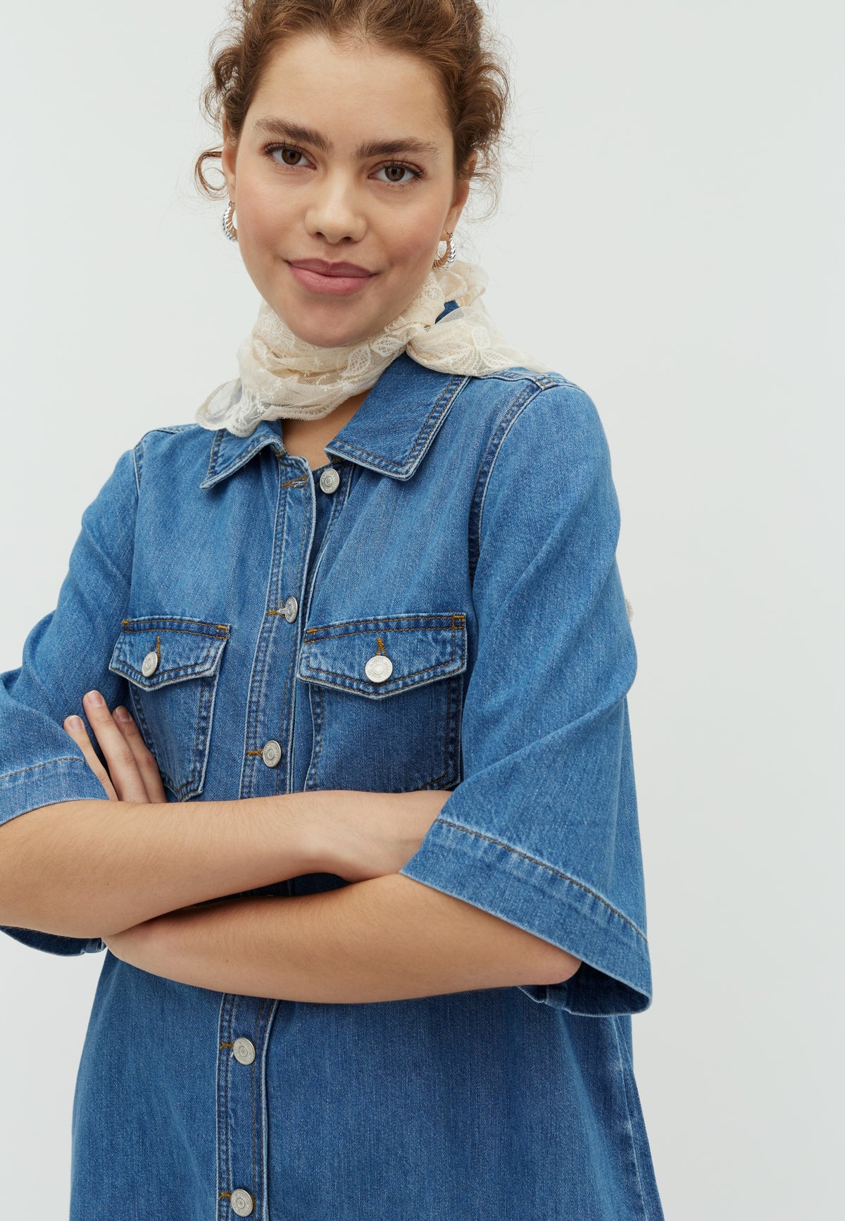 Mira-M_Mid Vintage Blue_Model_1