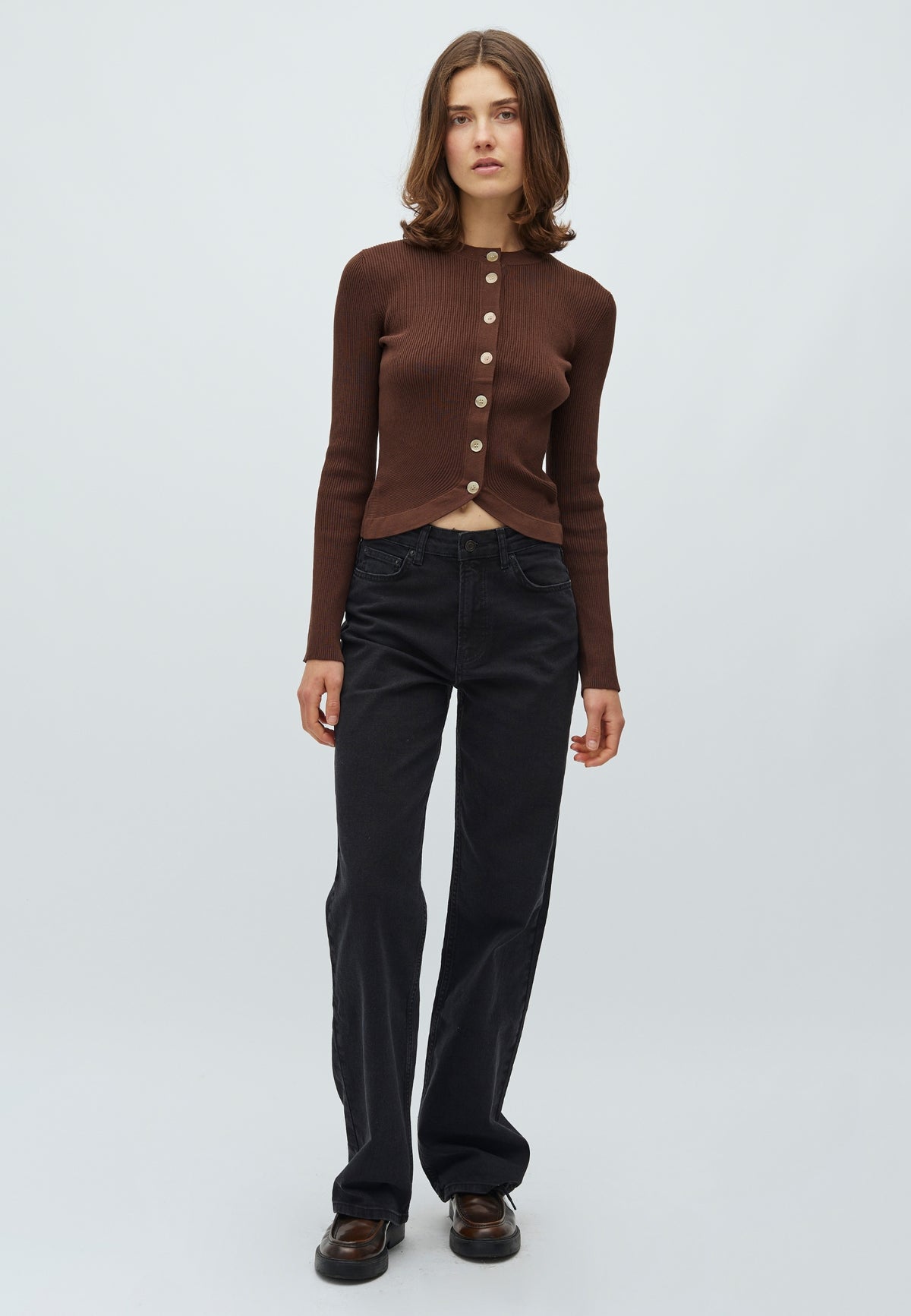 Arietty-M_Chocolate Brown_Model_3