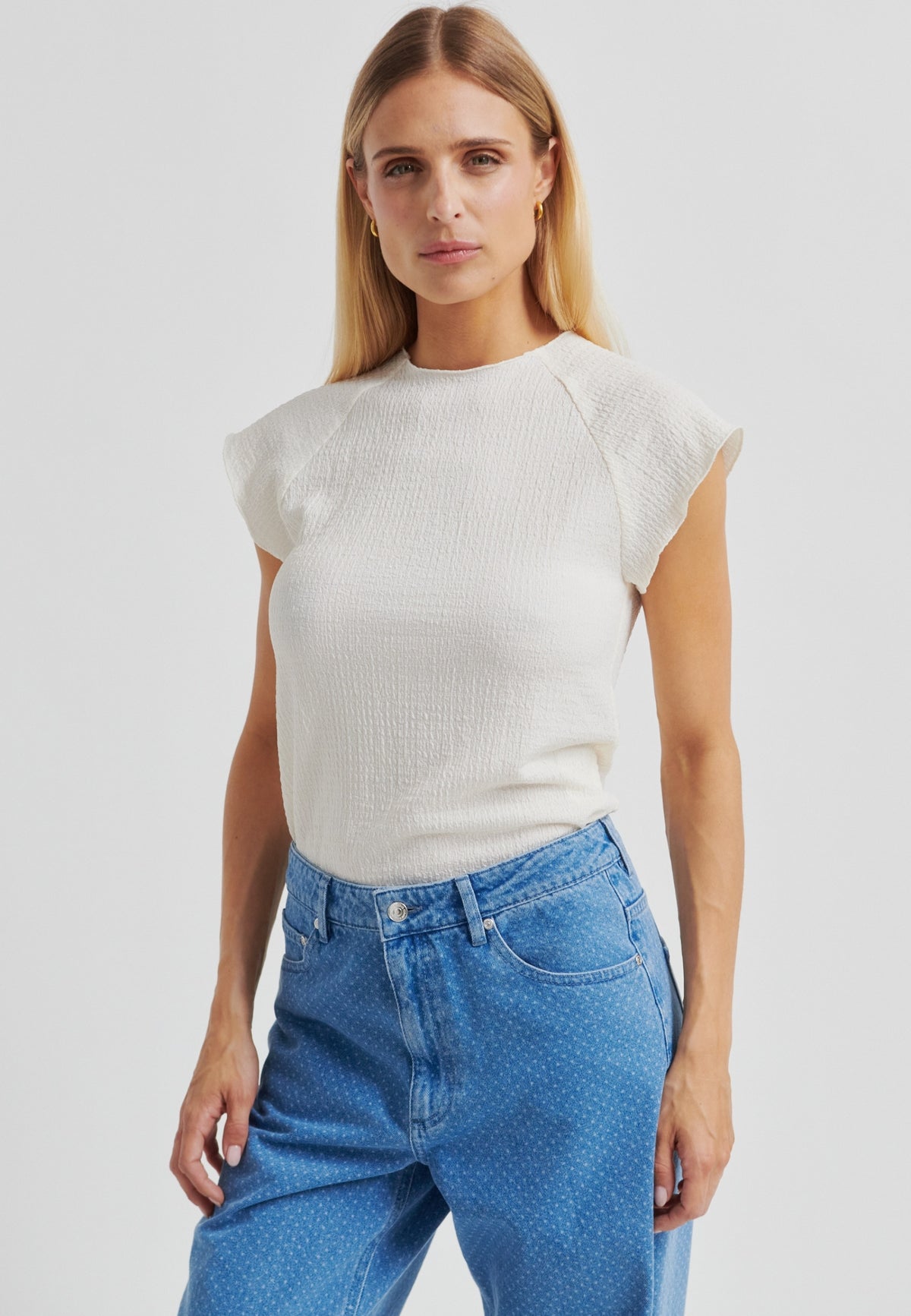 60395 Paria Tee_Tofu_Model_2