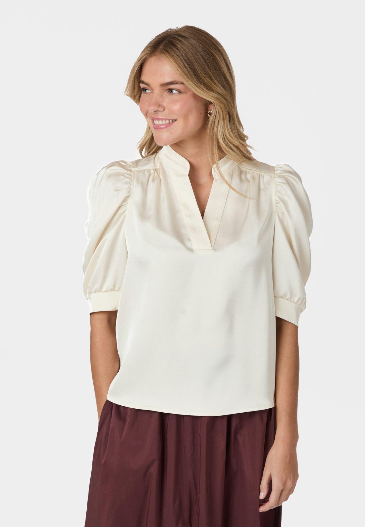 162590 Roella Heavy Sateen Blouse_Pearl_Model_1
