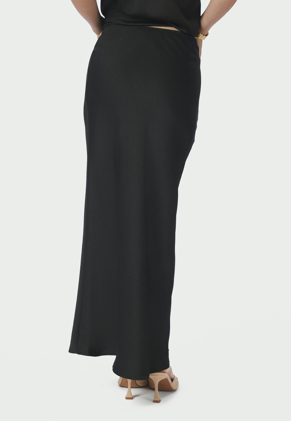 159588 Vicky Heavy Sateen Skirt_Black_Model_2
