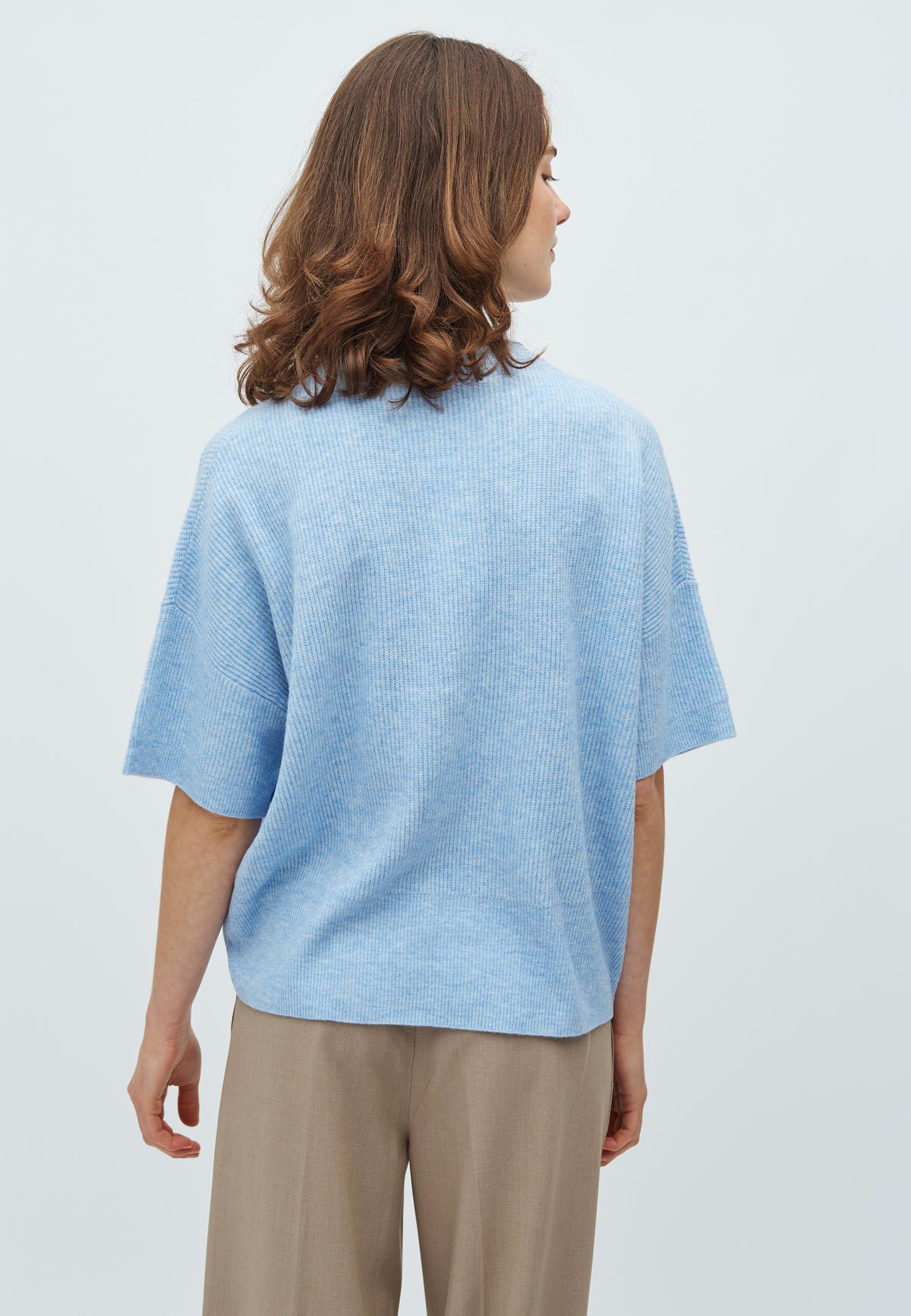 Gillian SS-M_Classic Light Blue_Model_2