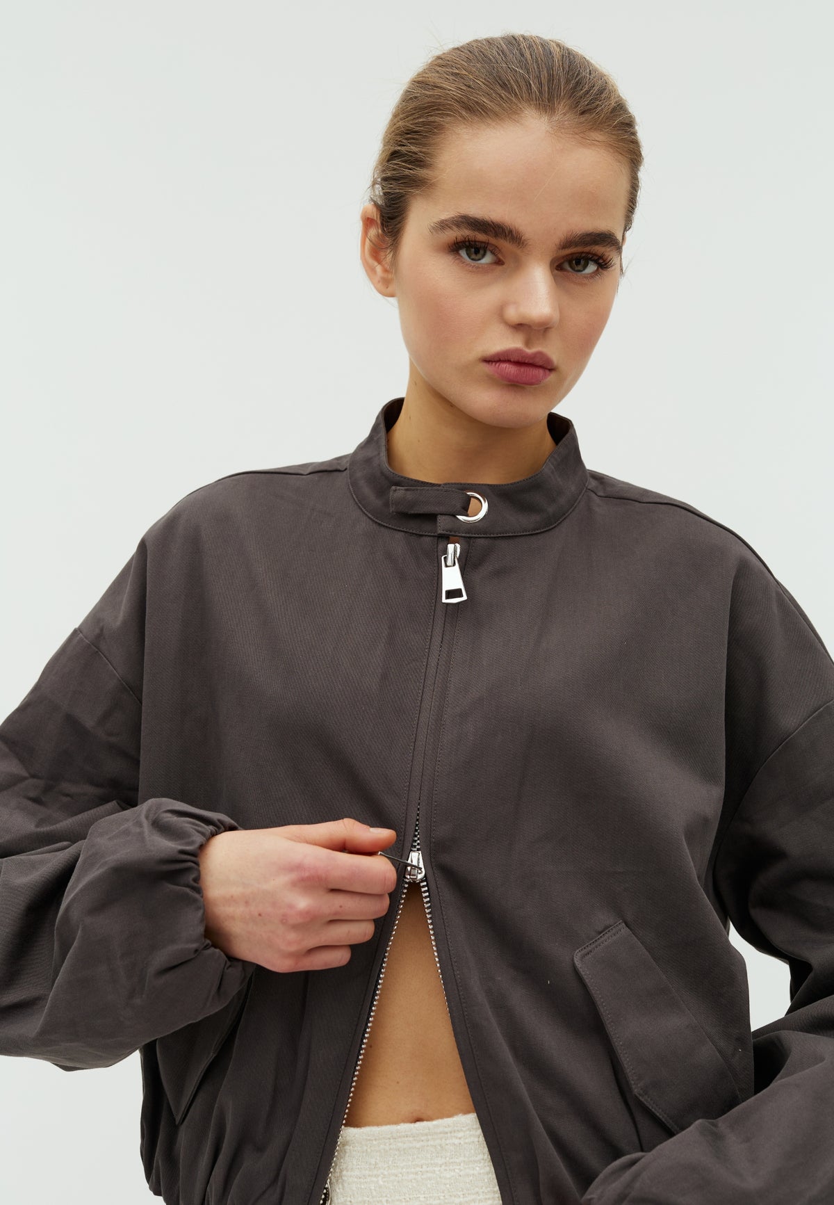 Elicora-F_Dark grey_Model_1