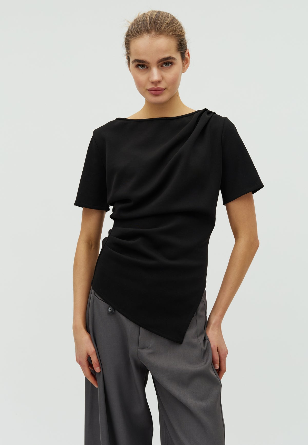 168652 Nasmine Soft Blouse_Black_Model_0