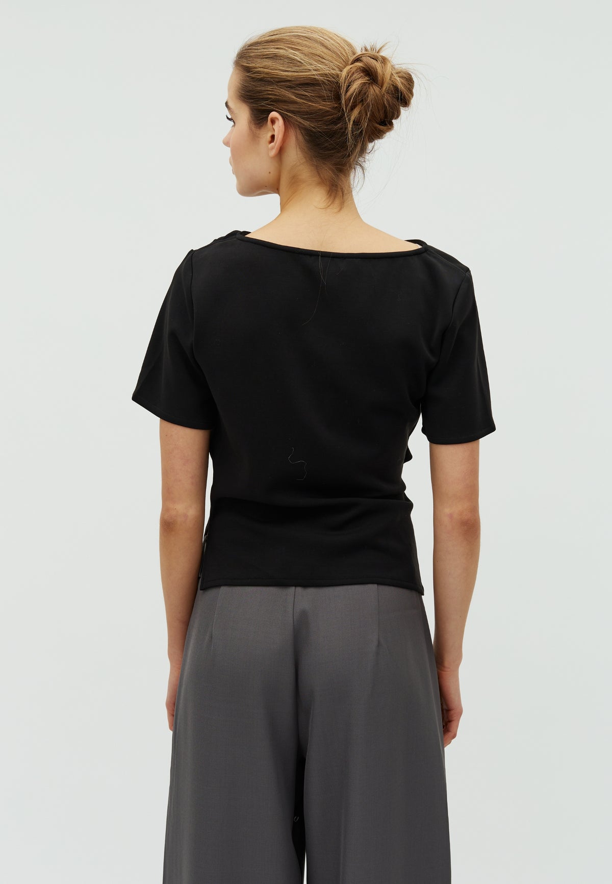 168652 Nasmine Soft Blouse_Black_Model_2