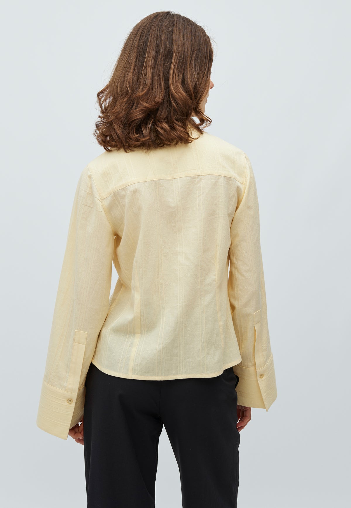 Aulori-M_Summer Yellow_Model_1