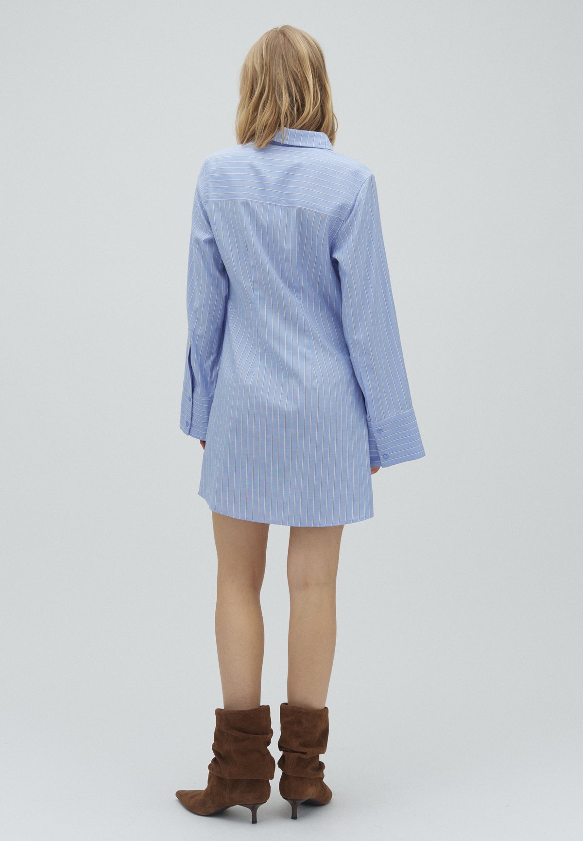 Loutro L-M_Bright Blue Stripe_Model_2