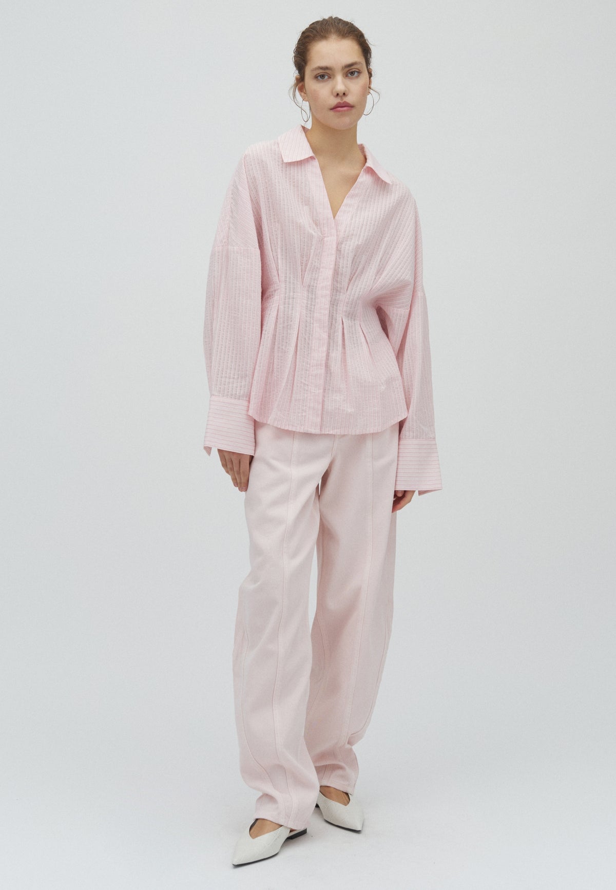 Isidor-M_Pale Pink Stripe_Model_2