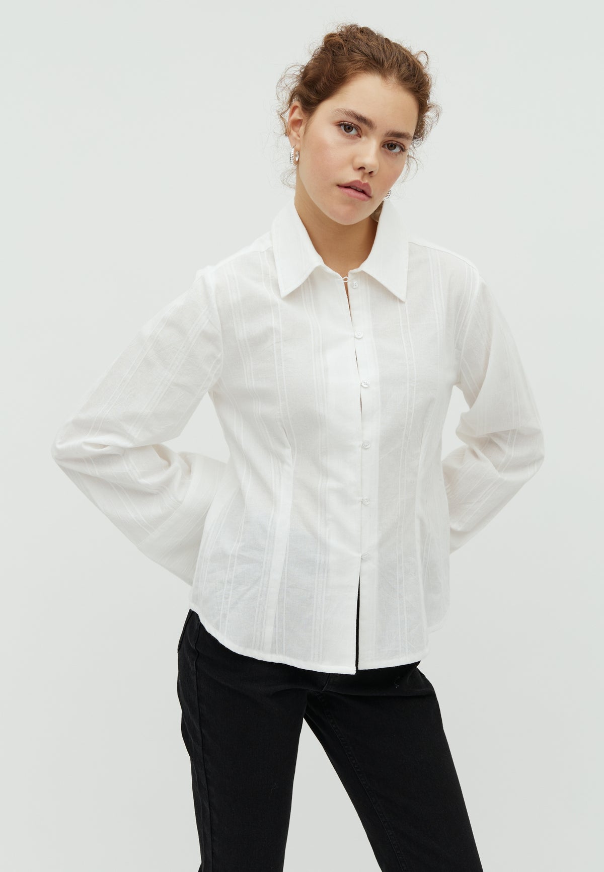Aulori-M_White_Model_0