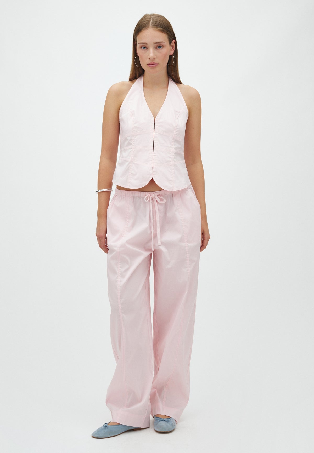 Genevie-F_Light Pink_Model_3