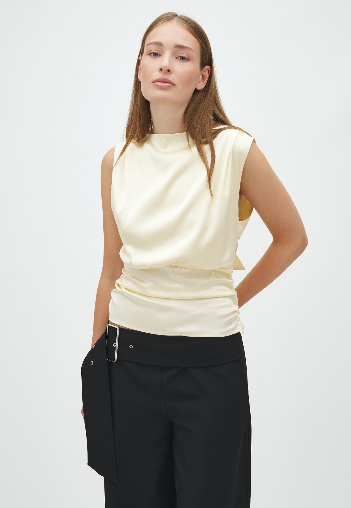 Lianna-F_Butter Yellow_Model_0