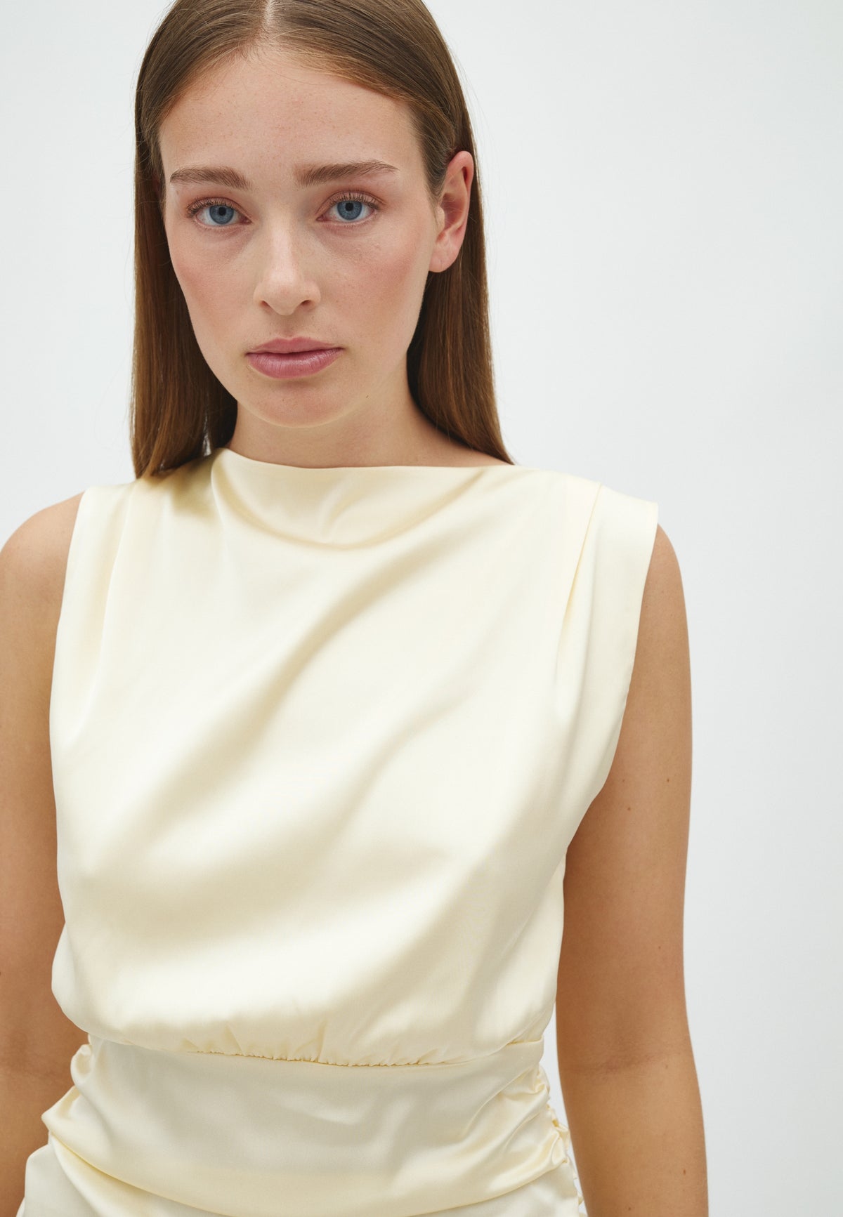 Lianna-F_Butter Yellow_Model_1
