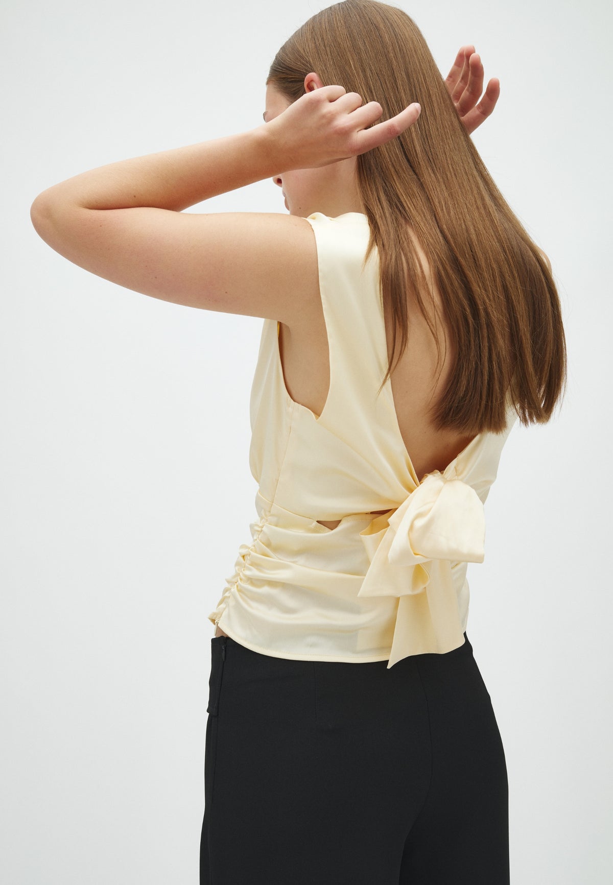 Lianna-F_Butter Yellow_Model_2