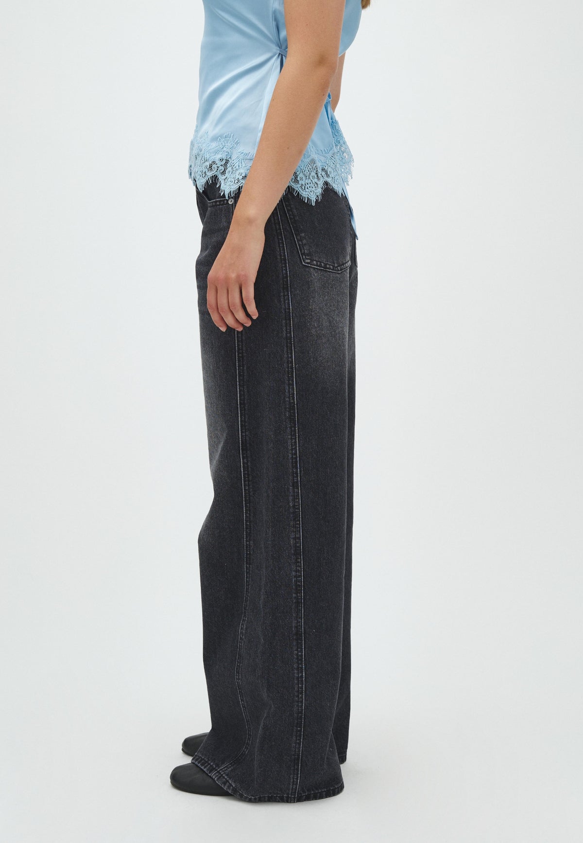Ferrol-F_Black Stone_Model_2