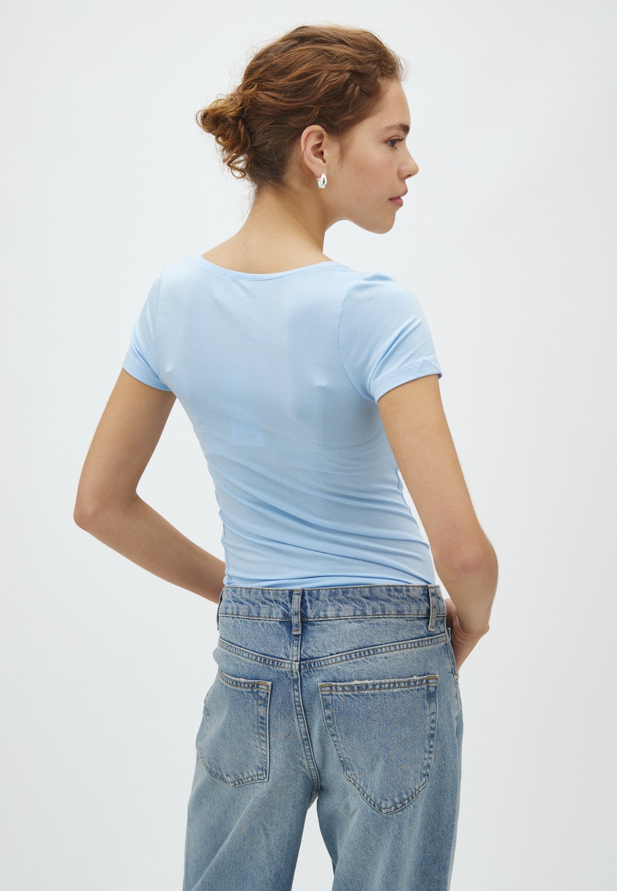 Siliana_Classic Light Blue_Model_2