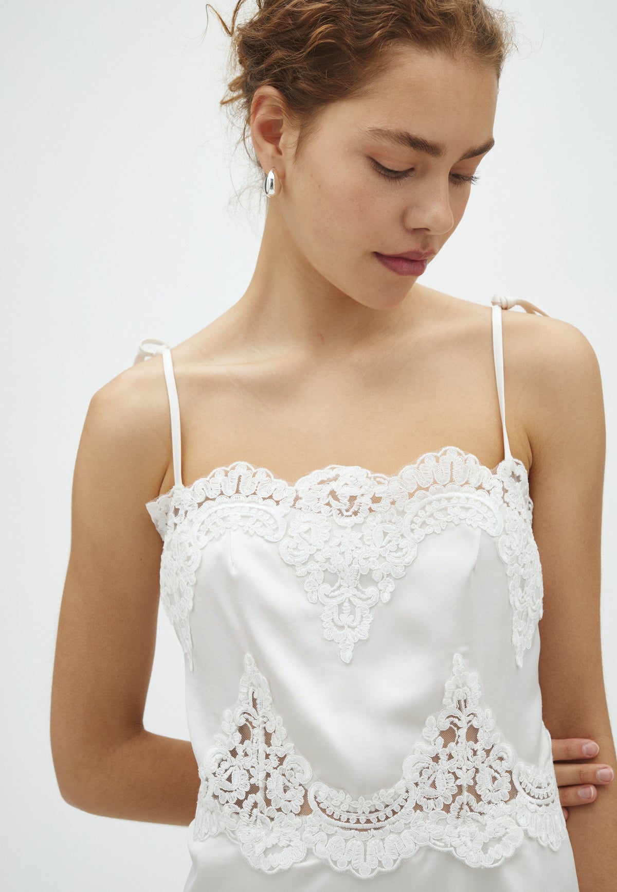 169571 Maela Heavy Sateen Lace Dress_Pearl_Model_1