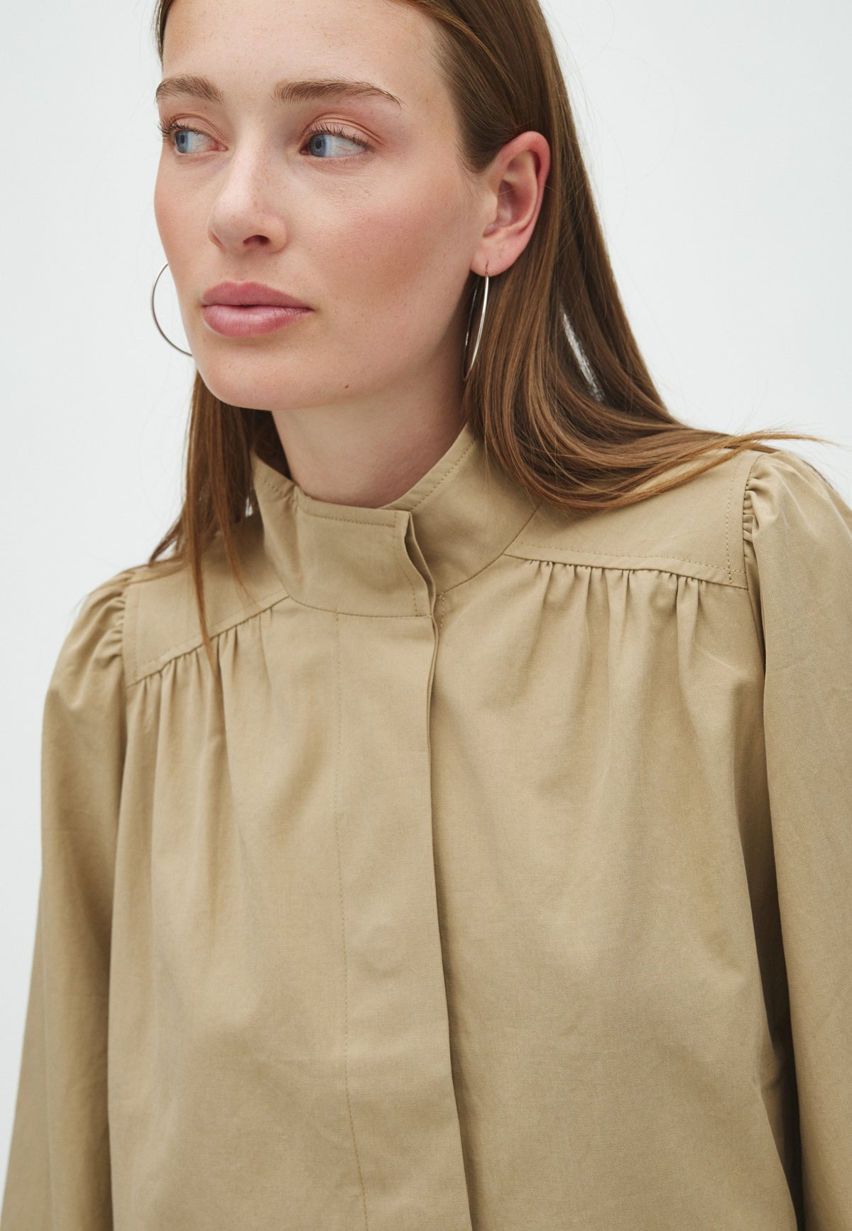 170295 Mirsa Twill Jacket_Sand_Model_1