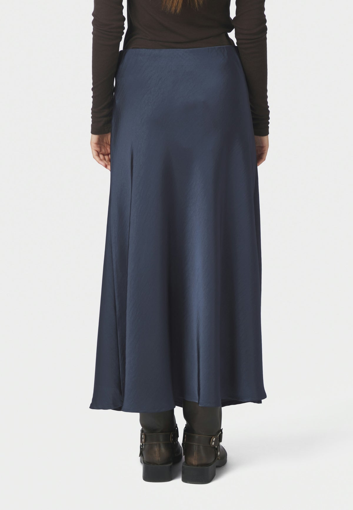 157755 Bovary Skirt_Midnight Blue_Model_3