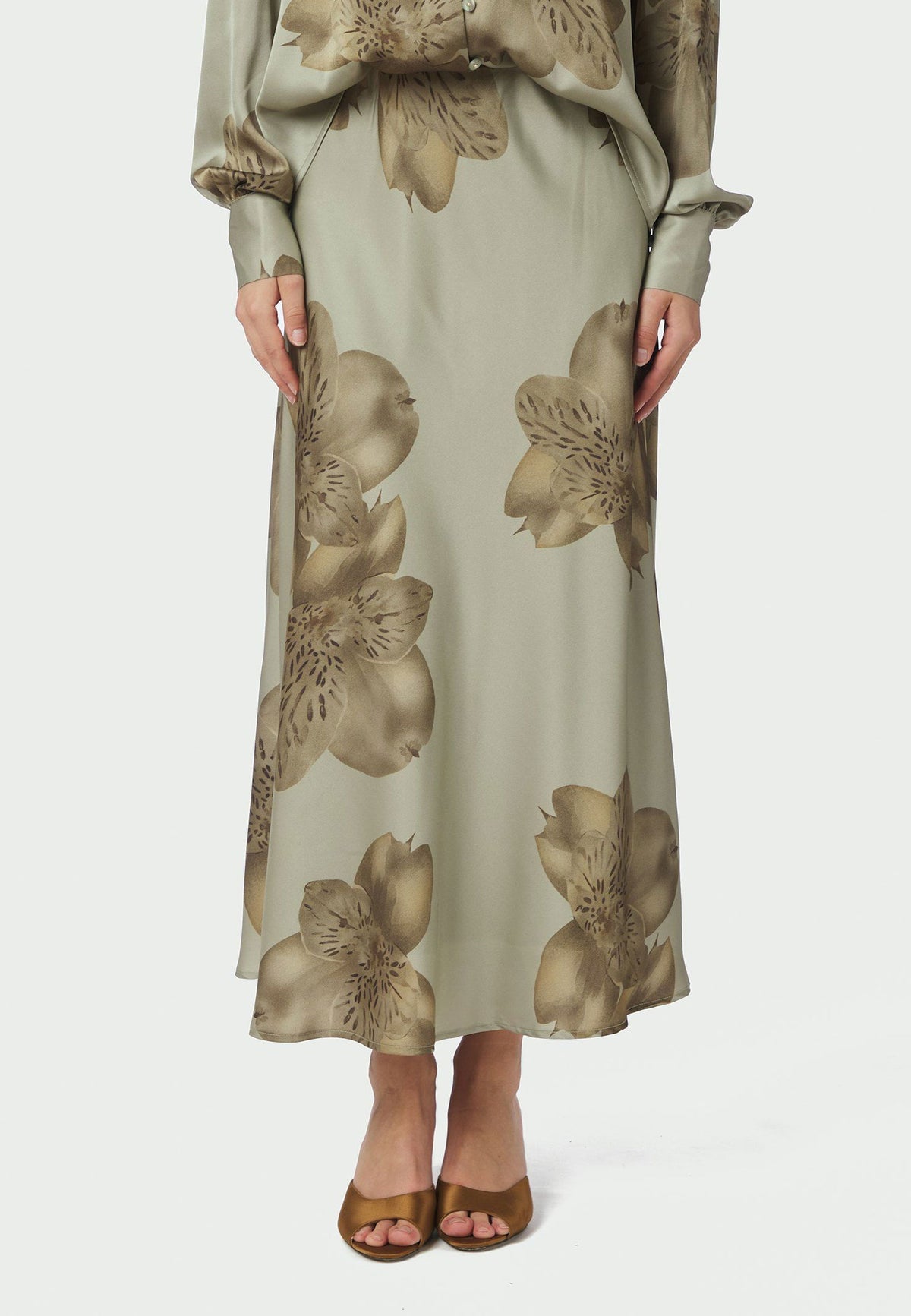 168285 Bovary Misty Orchid  Skirt_Smoke Green_Model_1