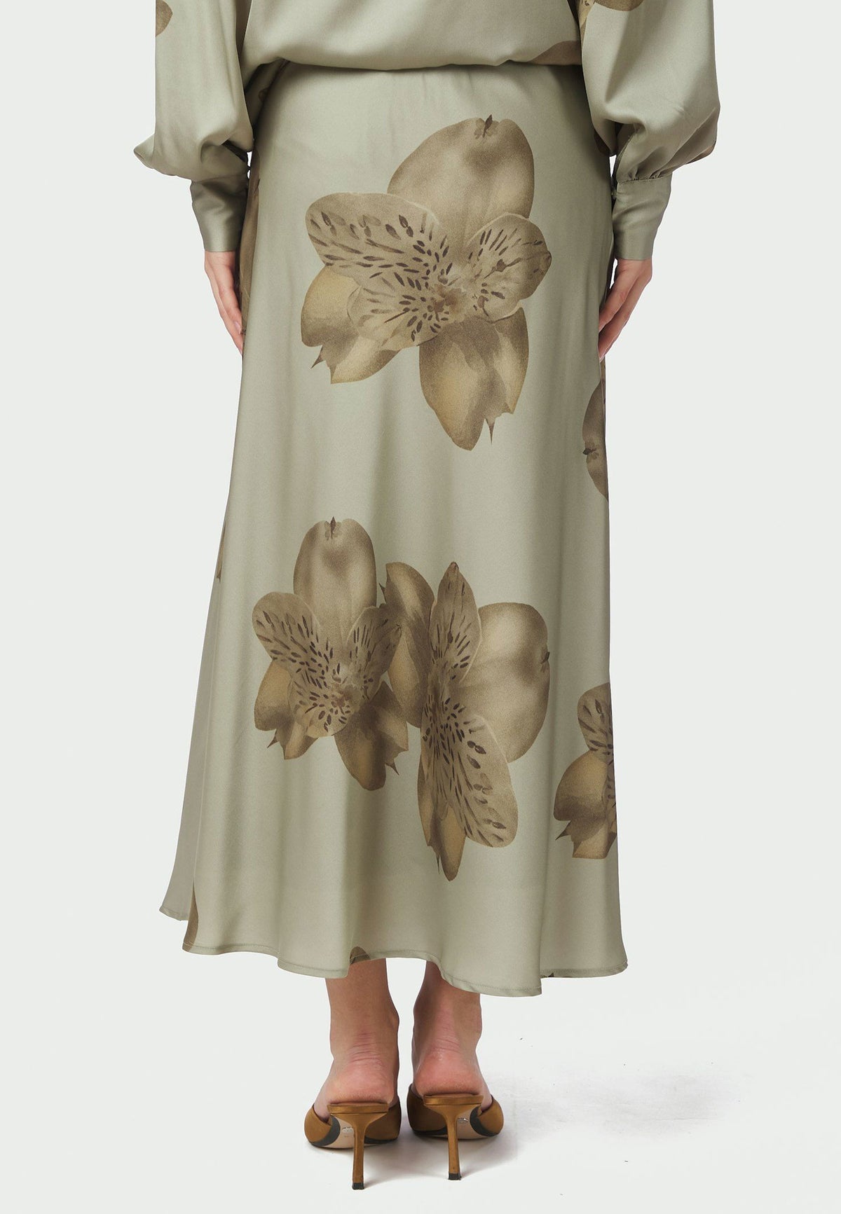 168285 Bovary Misty Orchid  Skirt_Smoke Green_Model_3