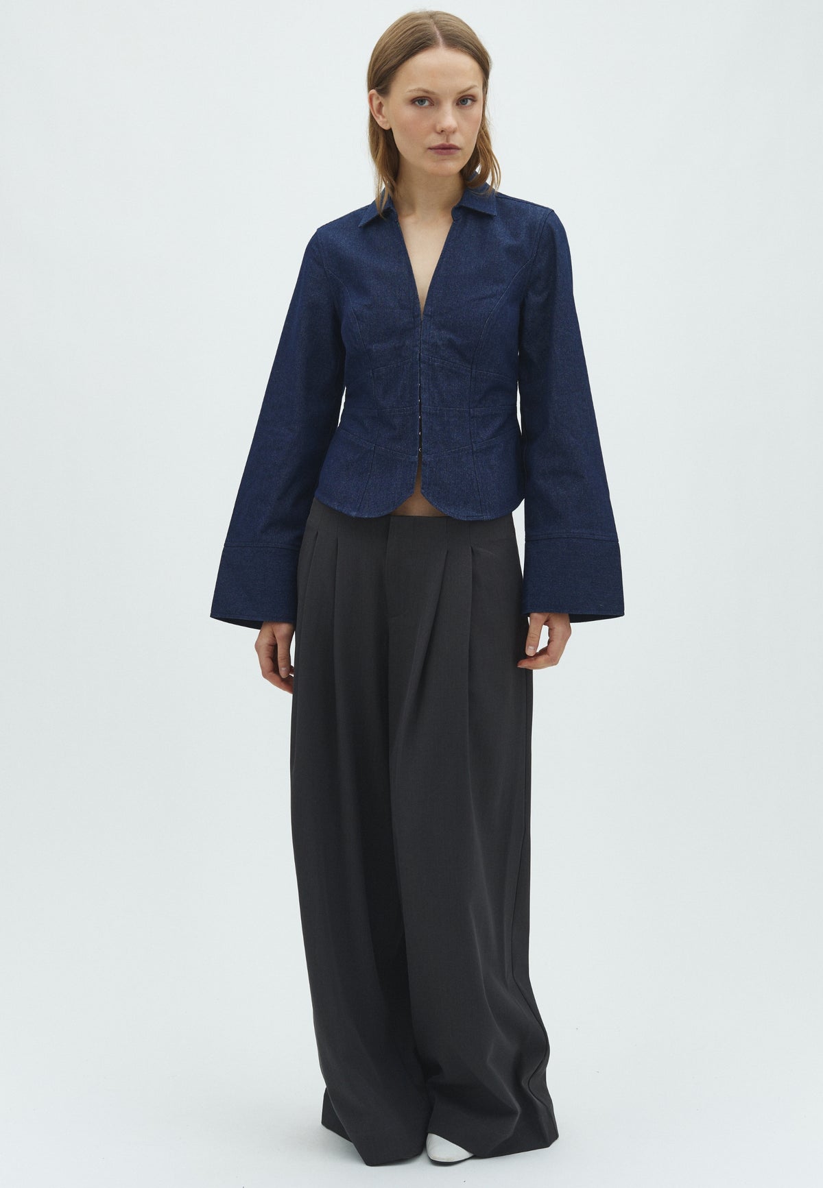 Genvina-F_Dark Blue_Model_3