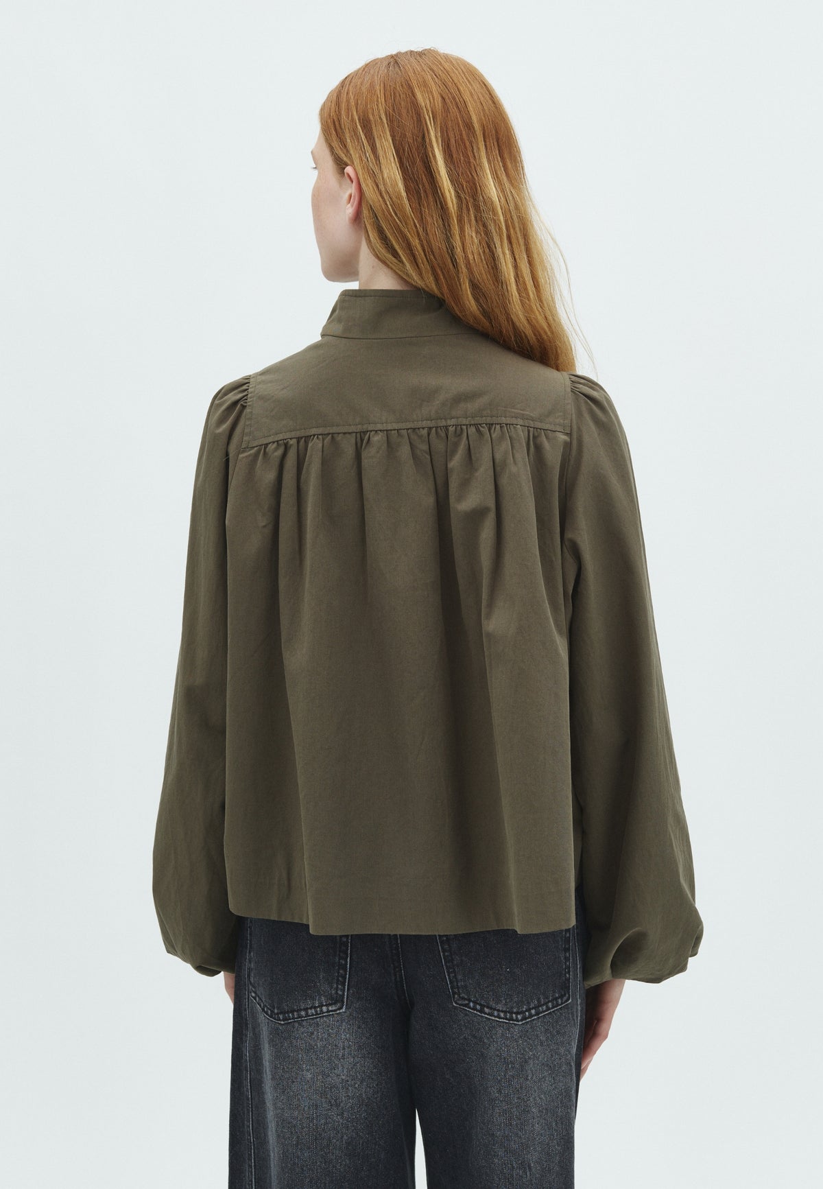 168103 Tirsa Twill Jacket_Army_Model_1