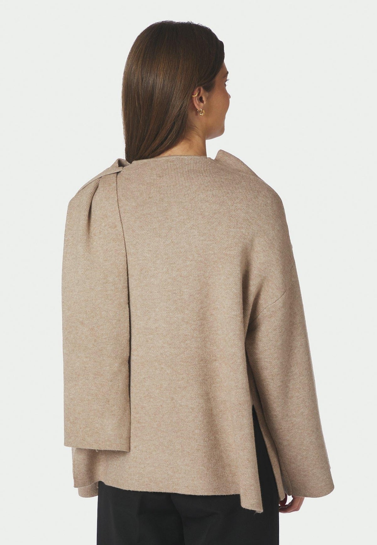 166203 Wals Knit Scarf Blouse_Beige_Model_2