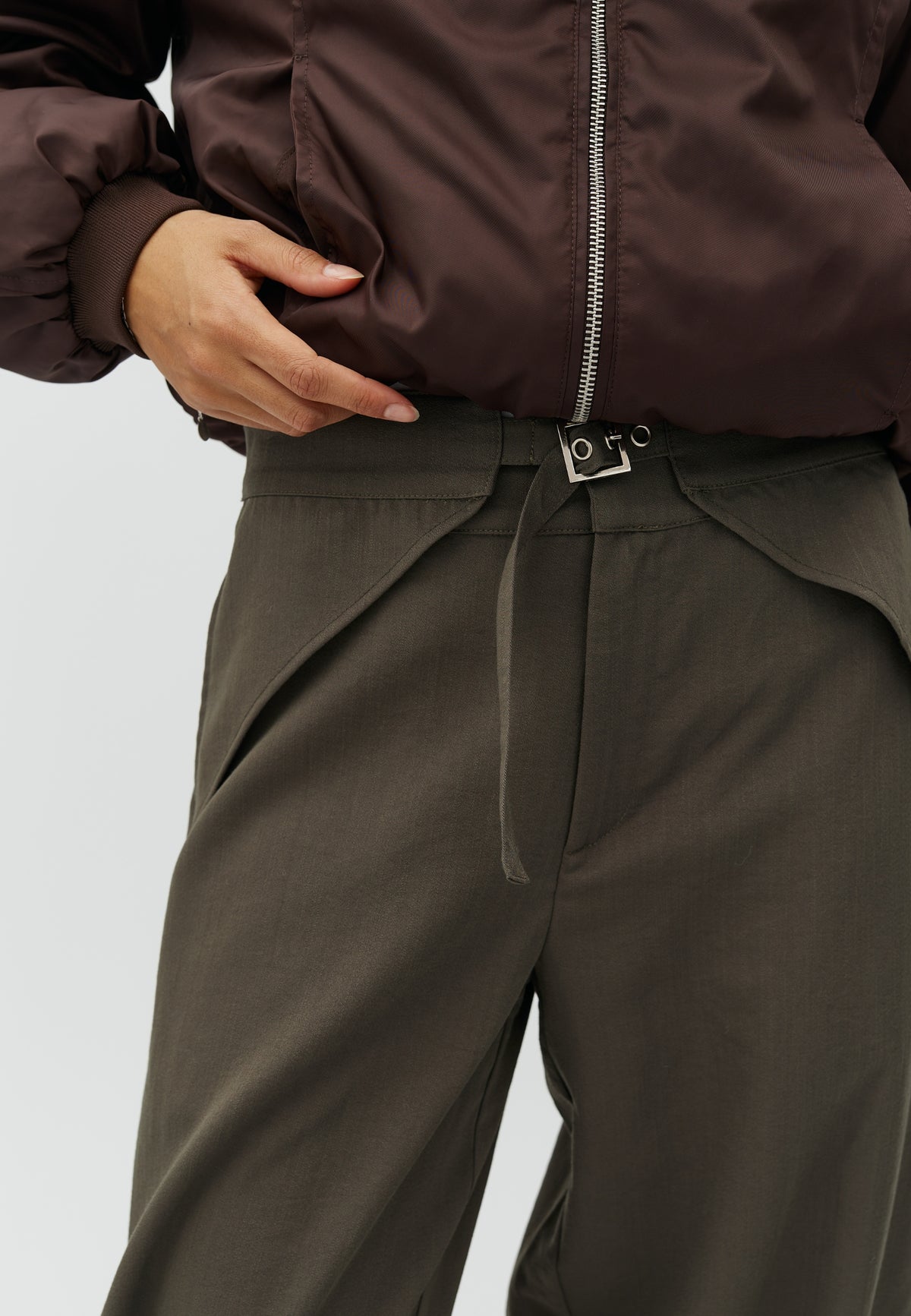 Pija tie-M_Grey Green_Model_1