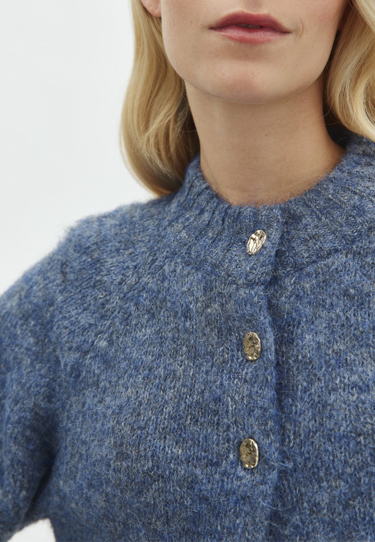 167446 Senuta Fluffy Knit Cardigan_Smoke Blue_Model_1