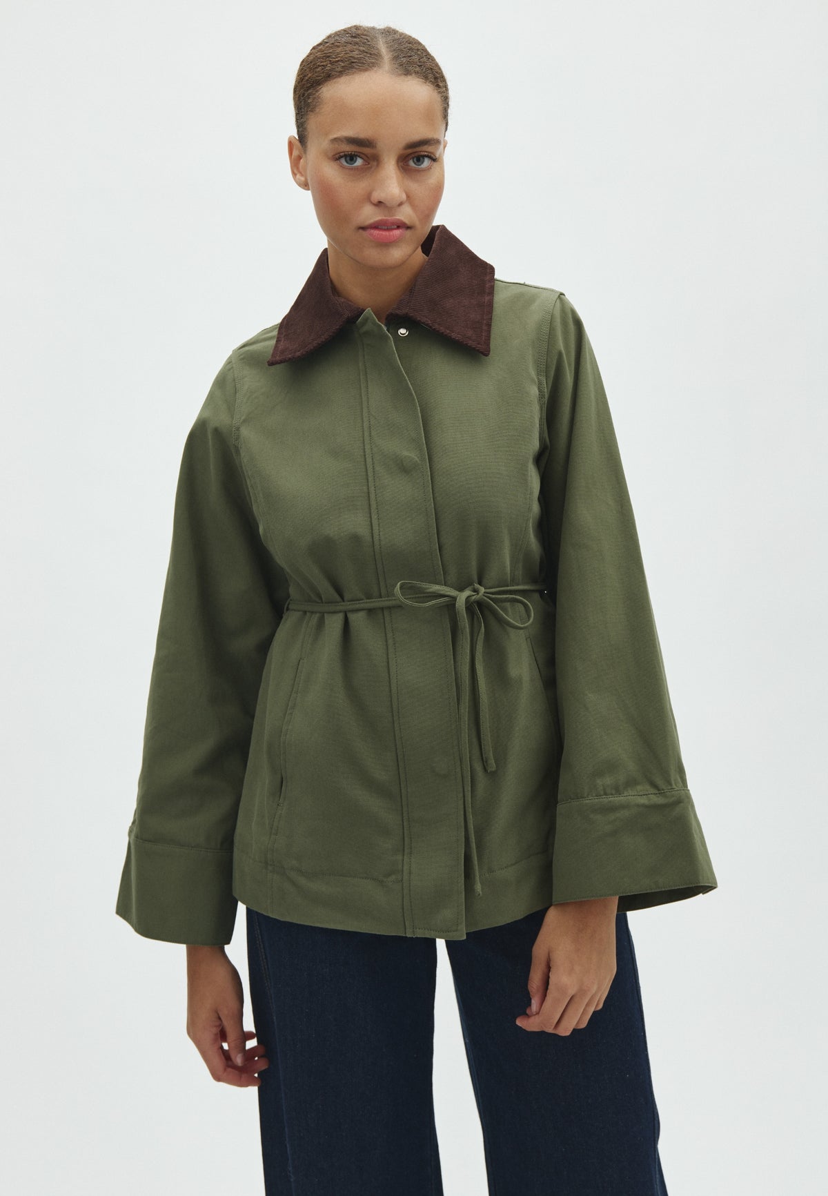 168655 Sempler Canvas Jacket_Army_Model_1
