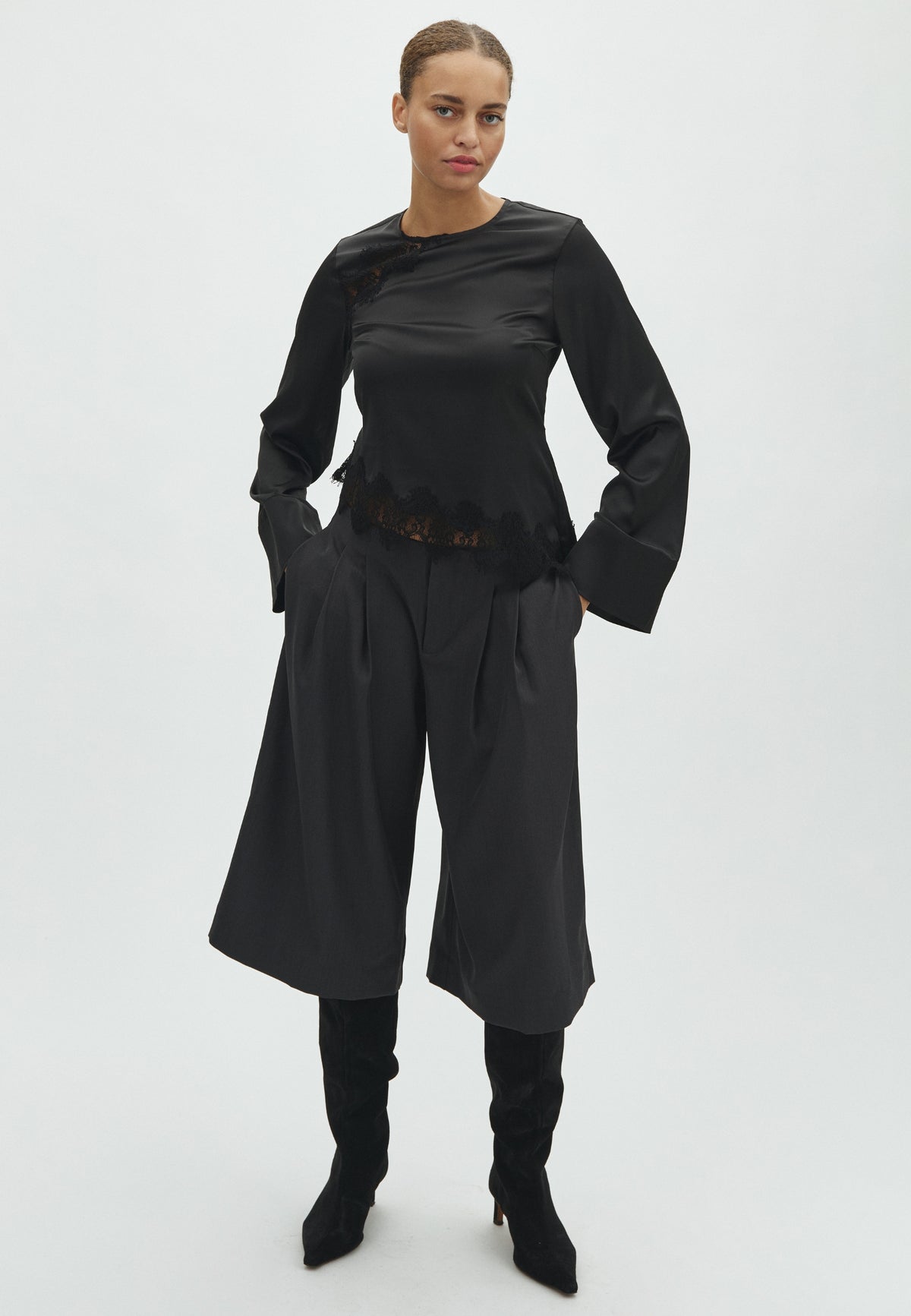 Beneka-F_Black_Model_3